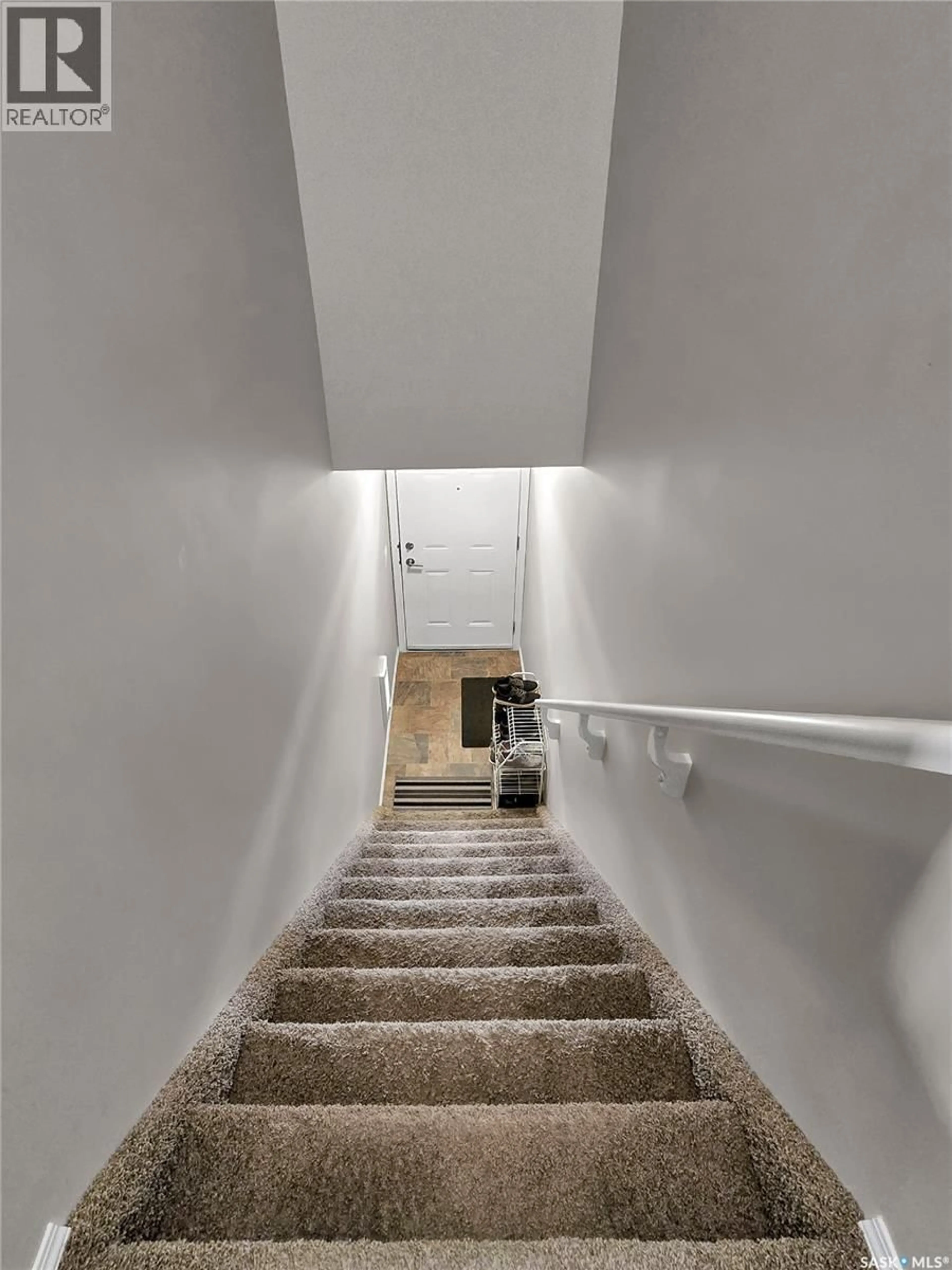 Stairs for 223 100 CHAPARRAL BOULEVARD, Martensville Saskatchewan S0K0A2