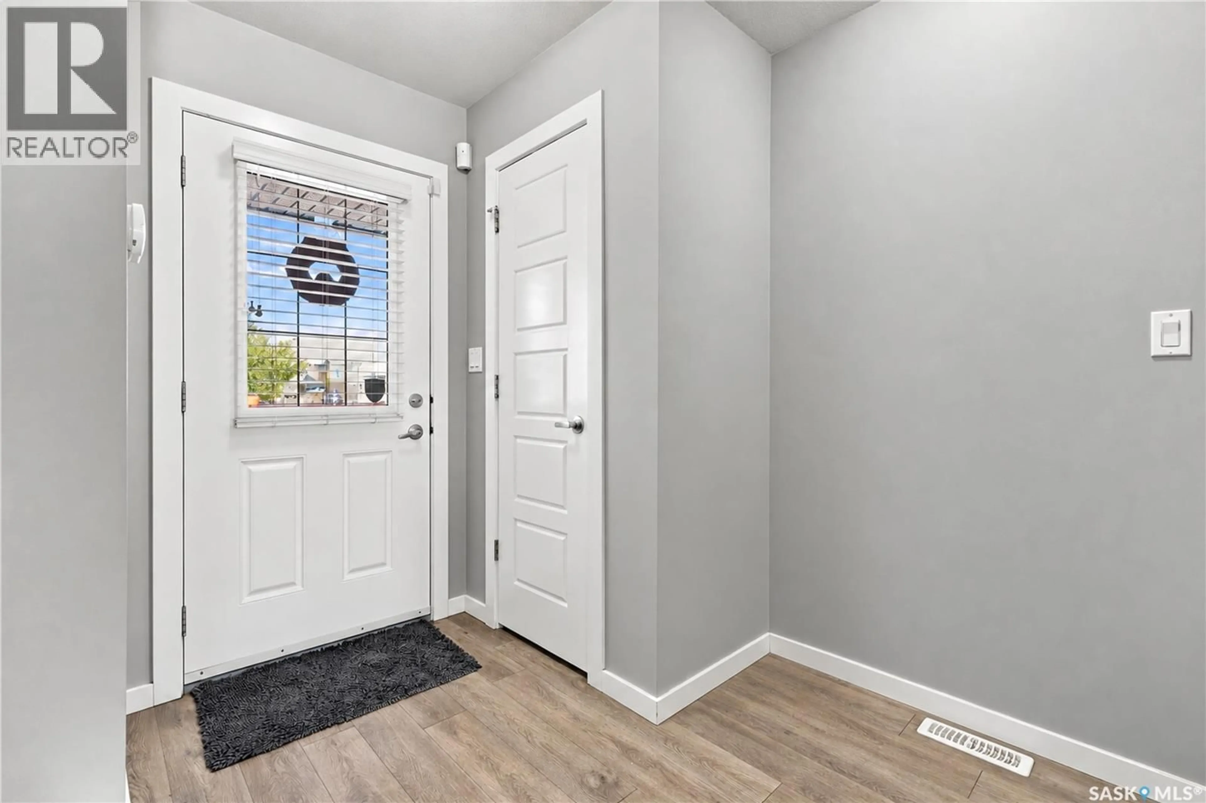 Indoor entryway for 4653 PRIMROSE GREEN DRIVE, Regina Saskatchewan S4V3K8