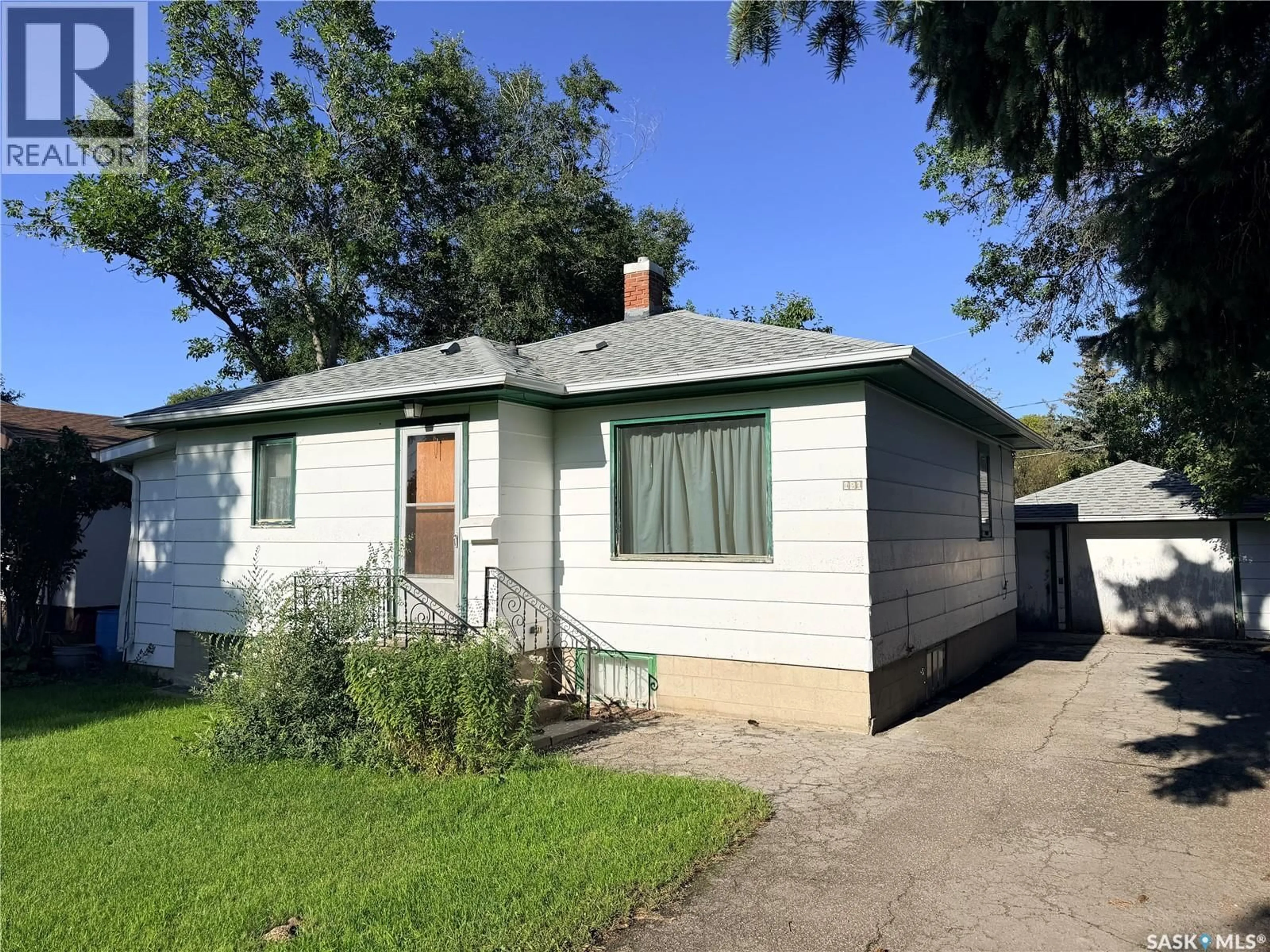 Unknown for 121 EMPIRE ROAD, Assiniboia Saskatchewan S0H0B0