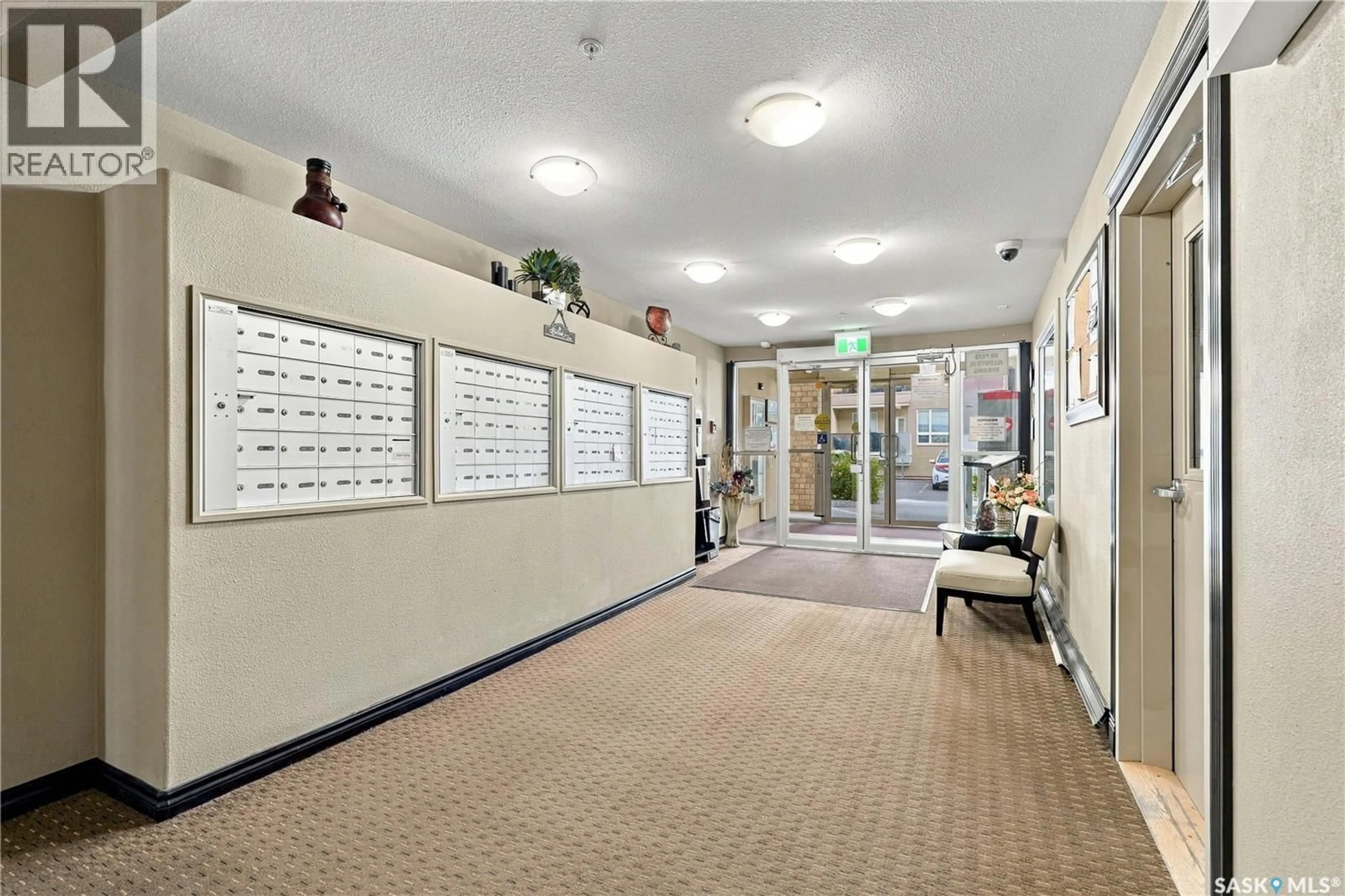 Indoor foyer for 319 150 PAWLYCHENKO LANE, Saskatoon Saskatchewan S7V0B4