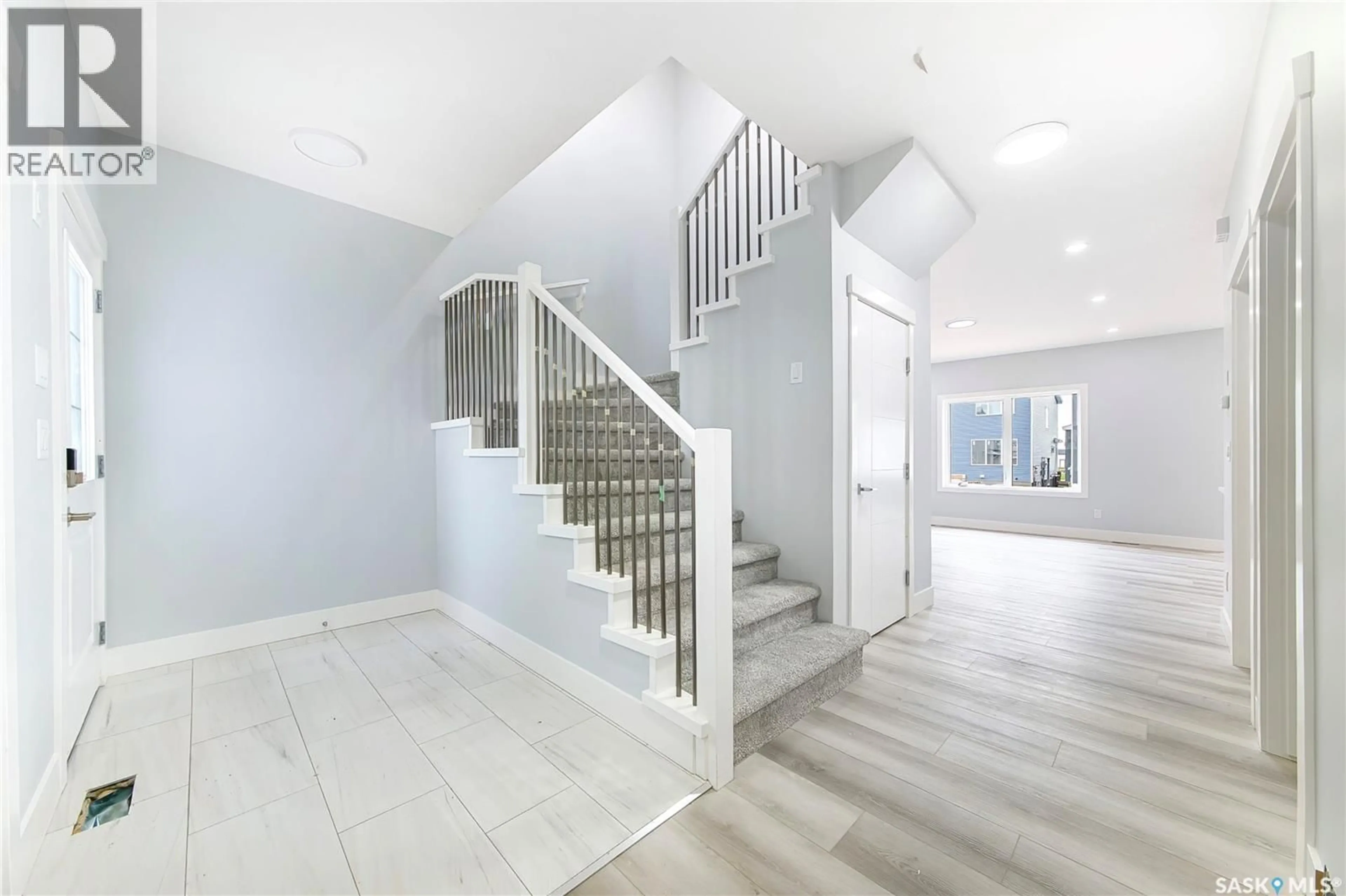 Stairs for 215 TASKAMANWA STREET, Saskatoon Saskatchewan