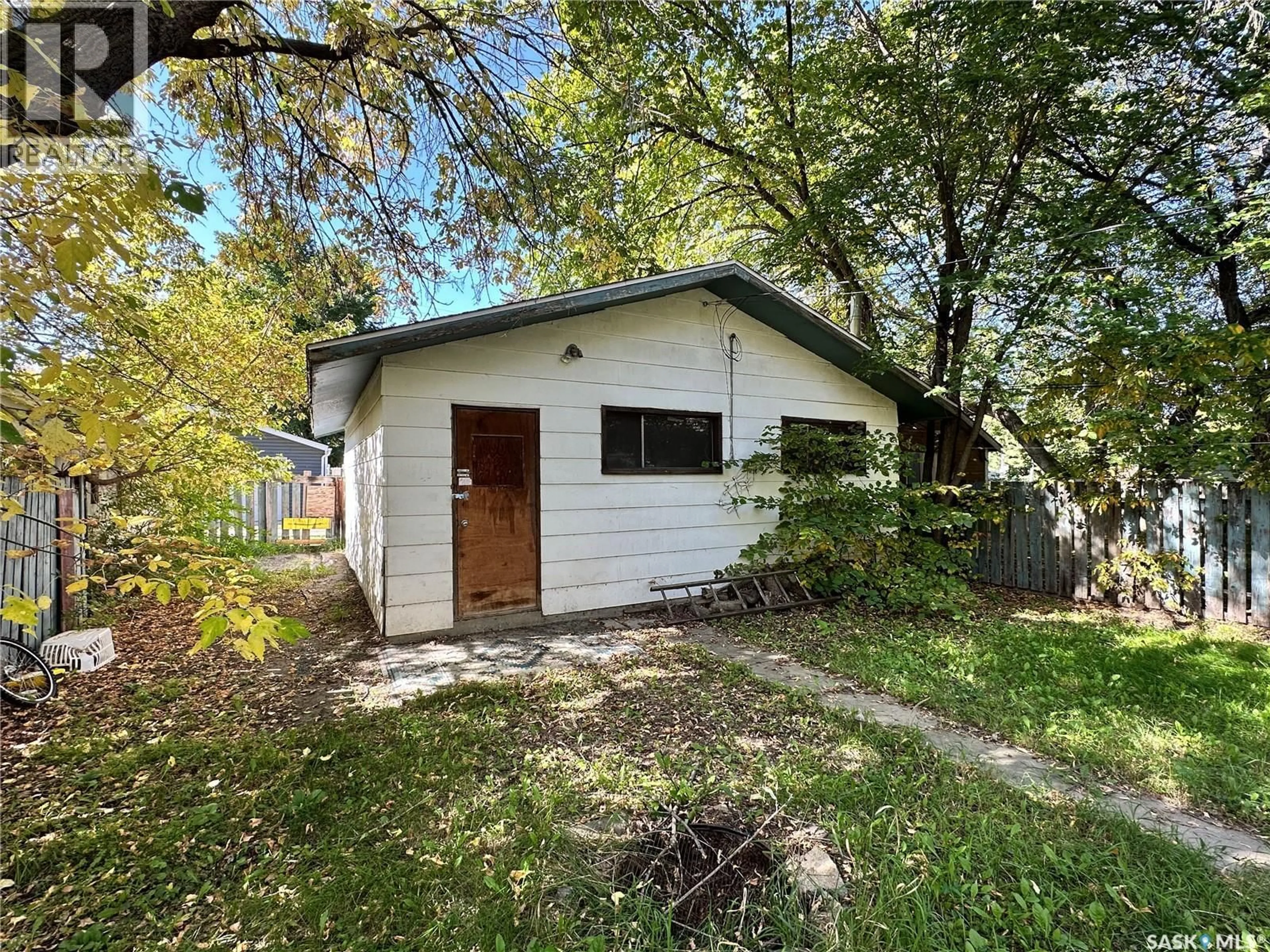 Shed for 433 I AVENUE, Saskatoon Saskatchewan S7M1Y3