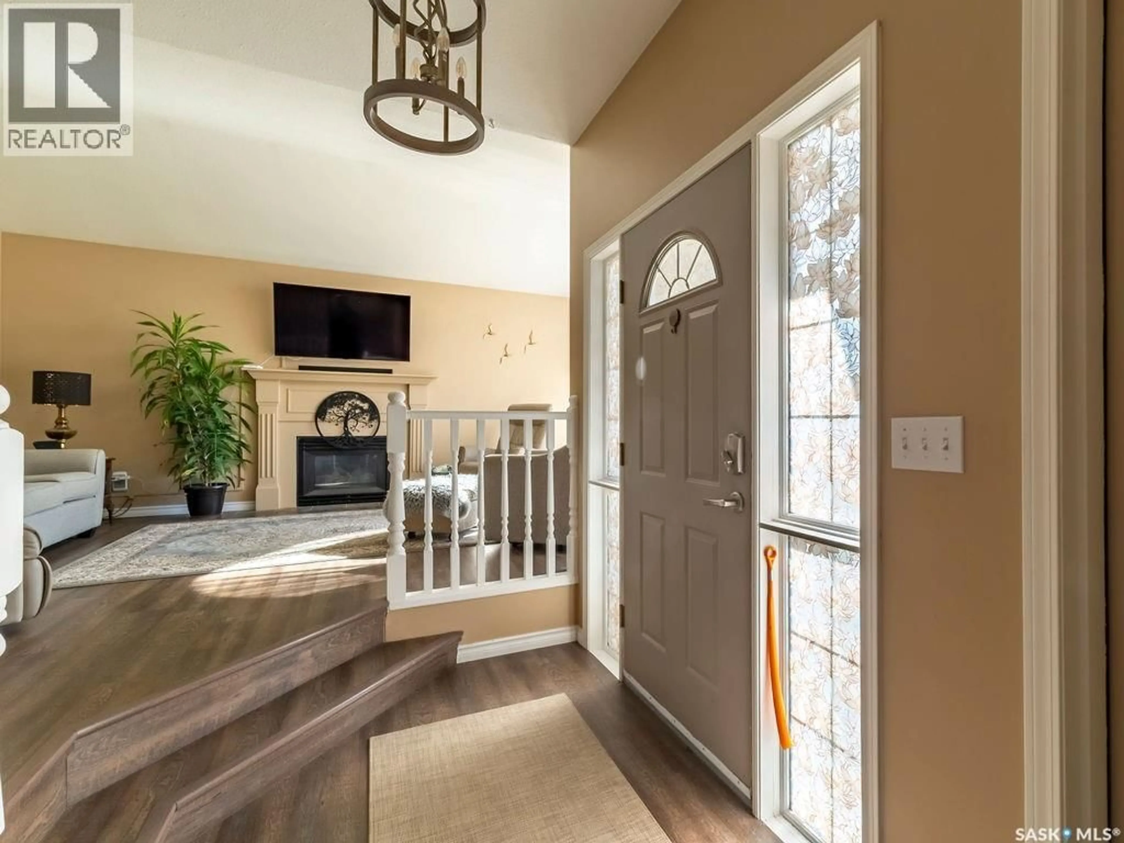Indoor entryway for 412 4TH STREET, Warman Saskatchewan S0K4S0
