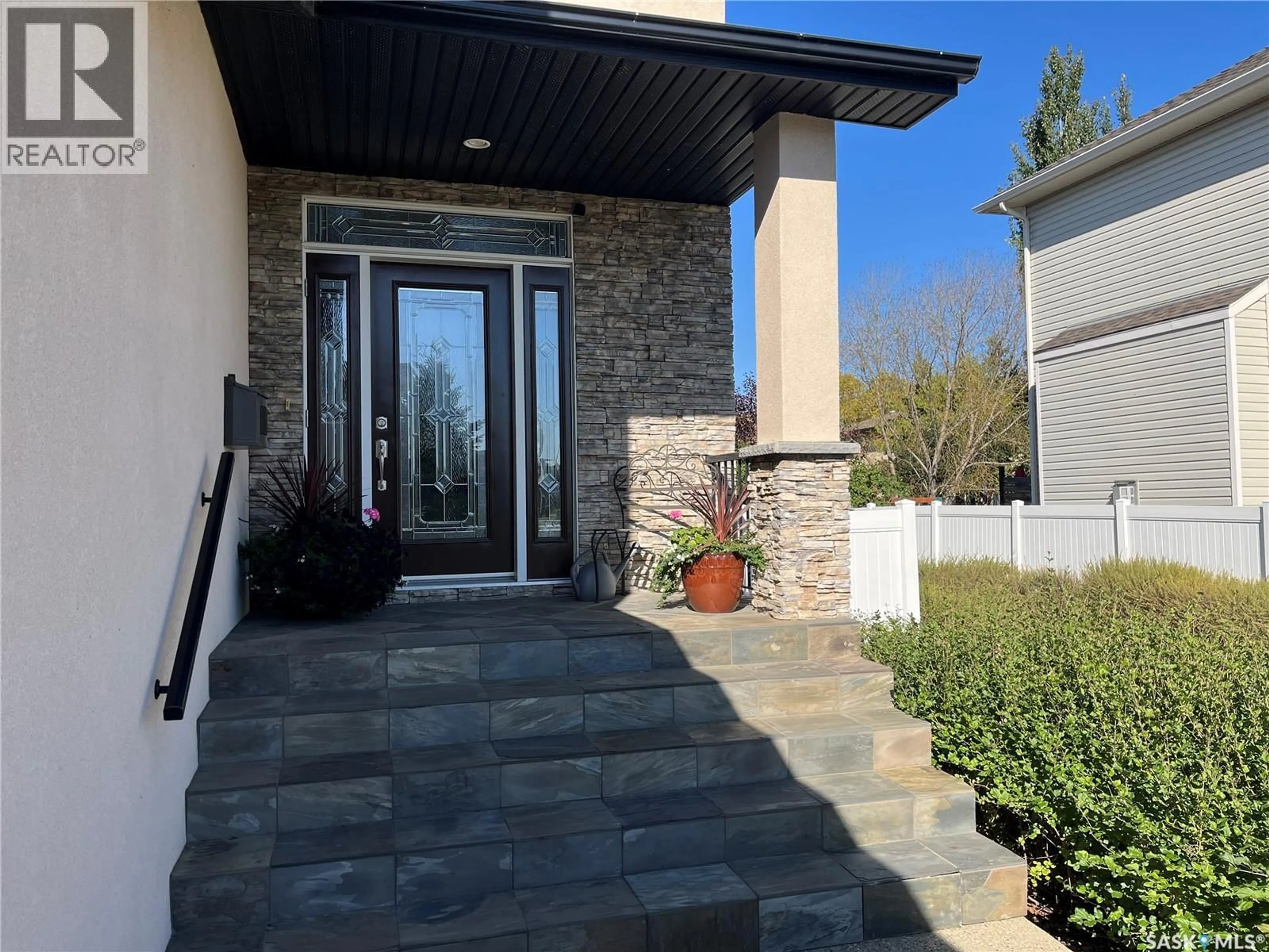 Indoor entryway for 1914 LAURIER CRESCENT, Regina Saskatchewan S4V0N8