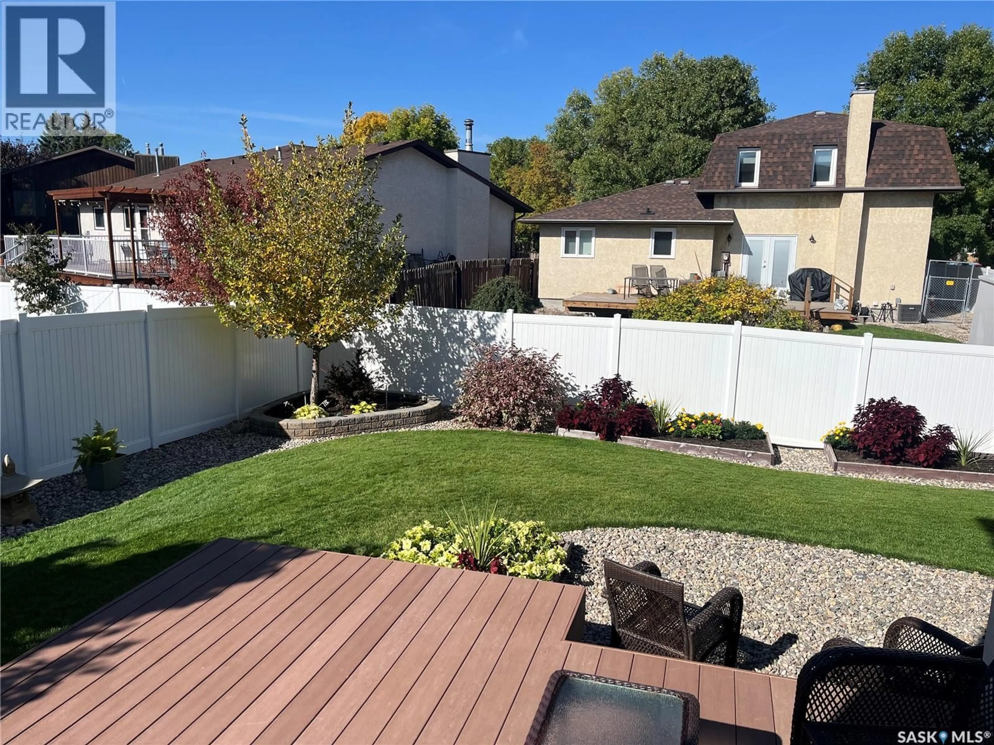 A pic from outside/outdoor area/front of a property/back of a property/a pic from drone, street for 1914 LAURIER CRESCENT, Regina Saskatchewan S4V0N8