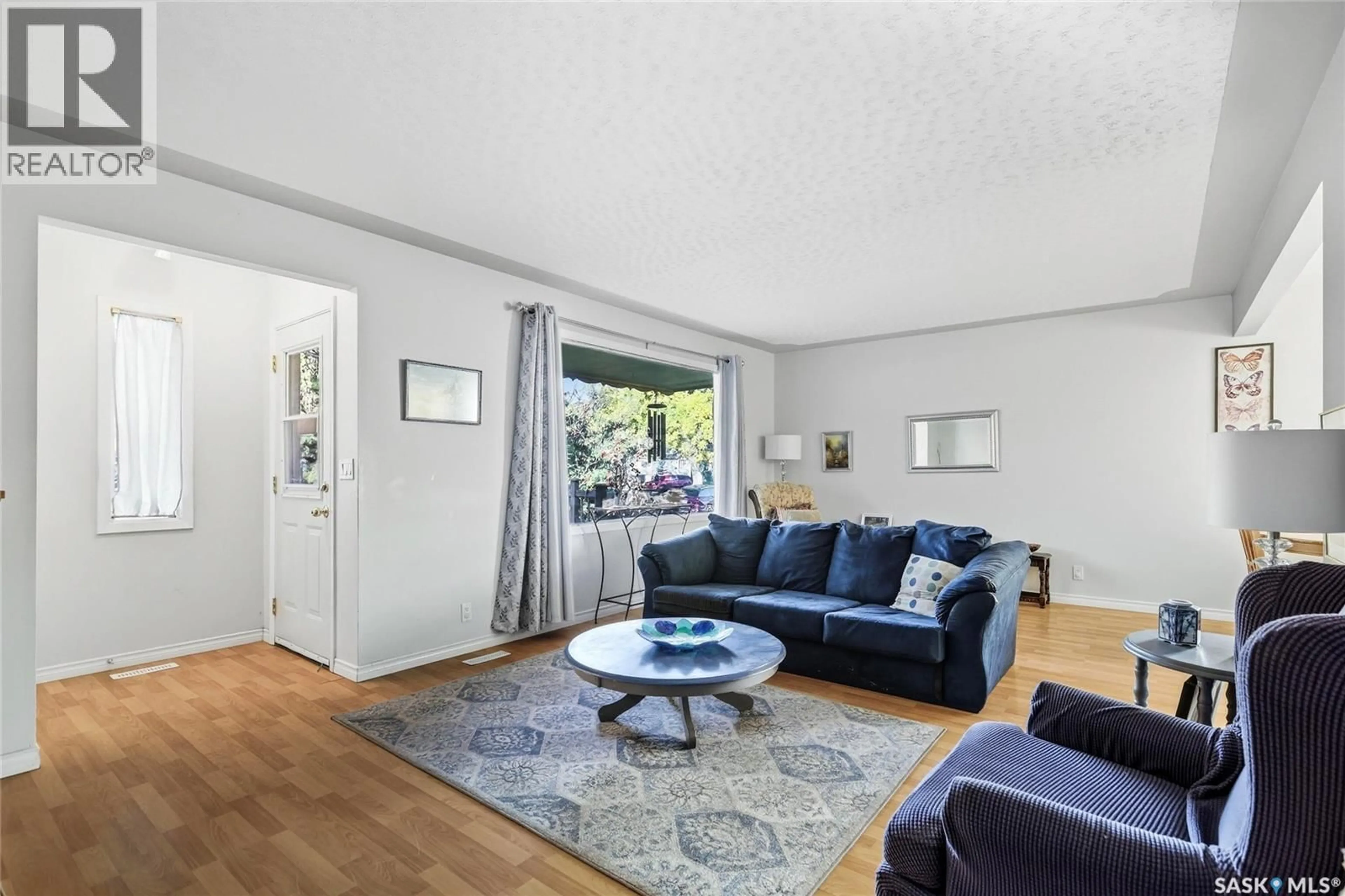 Living room with furniture, unknown for 135 BROADWAY AVENUE, Regina Saskatchewan S4N1B2