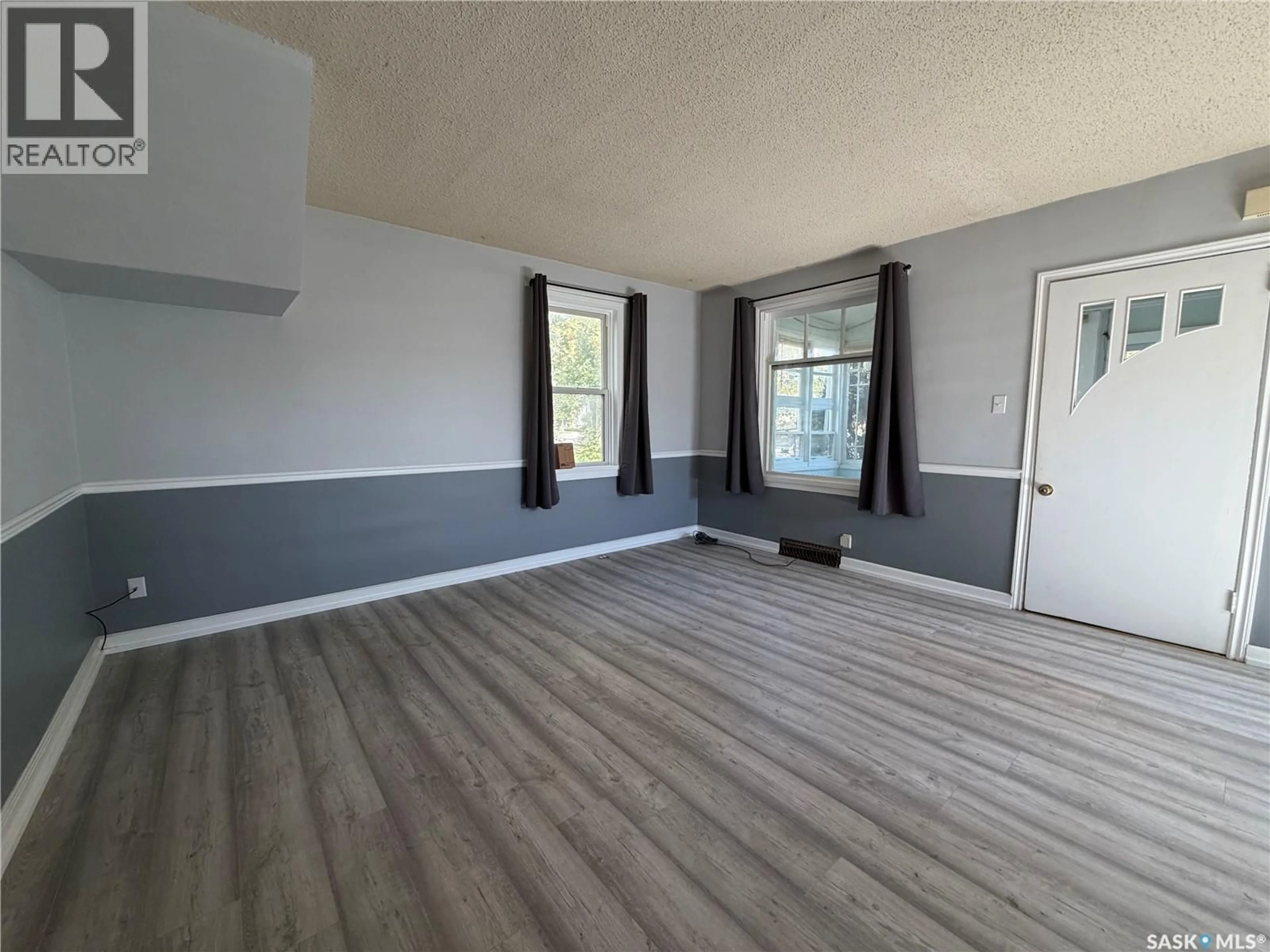 A pic of a room for 1014 6TH AVENUE, Moose Jaw Saskatchewan S6H0W2