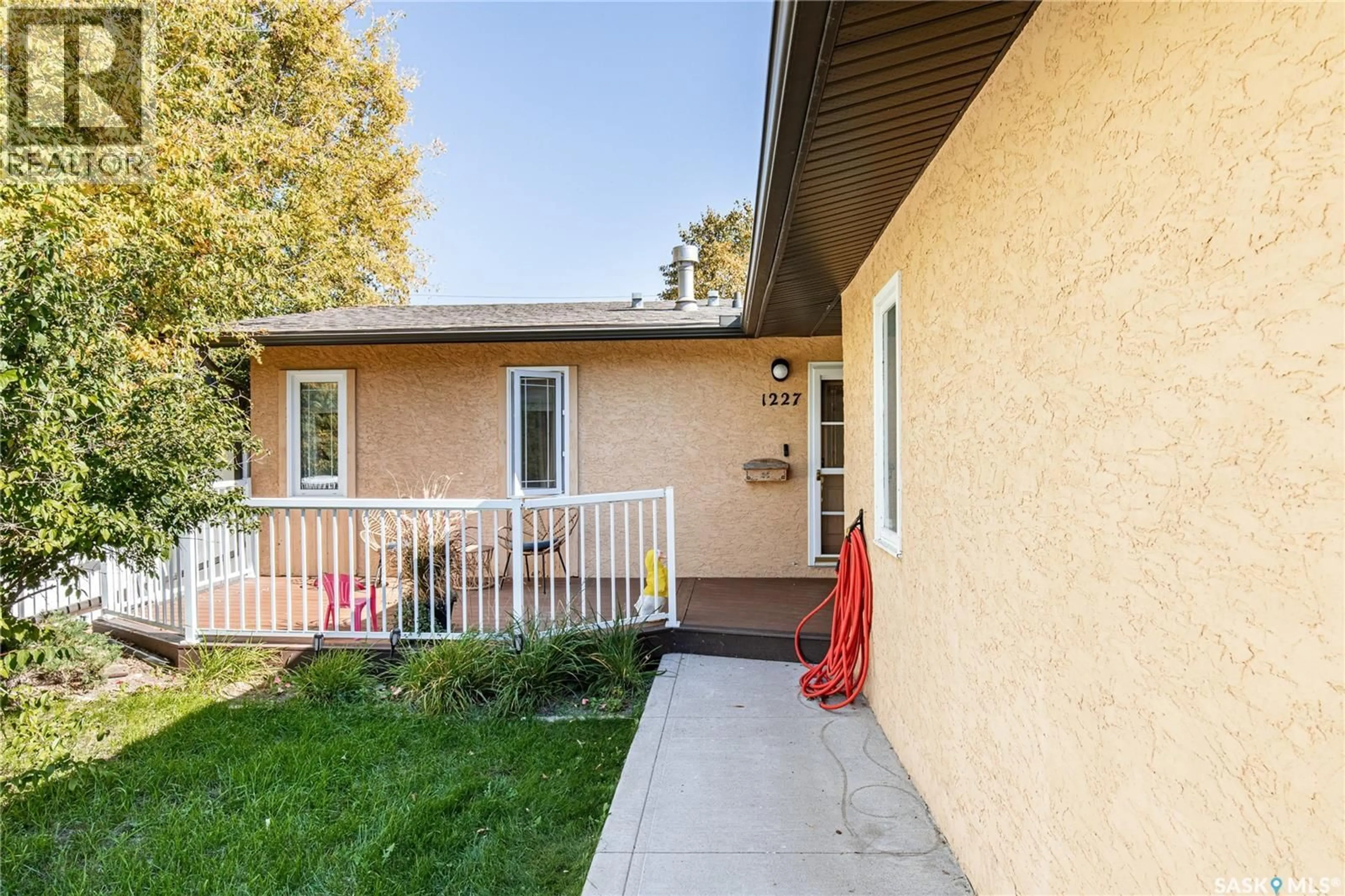 Unknown for 1227 2ND AVENUE, Moose Jaw Saskatchewan S6H3R6
