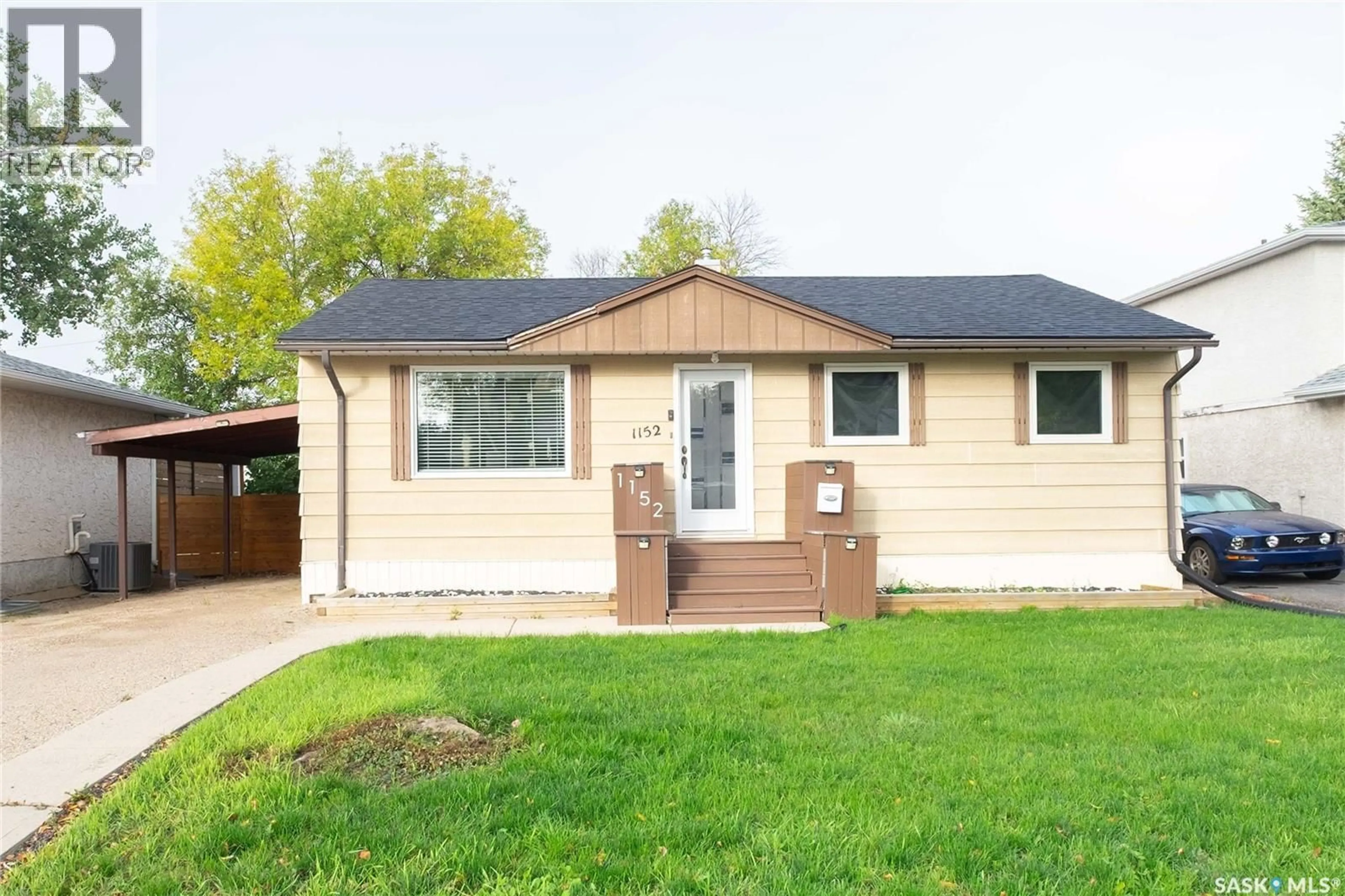 Home with vinyl exterior material, street for 1152 CAMPBELL STREET, Regina Saskatchewan S4T5P6