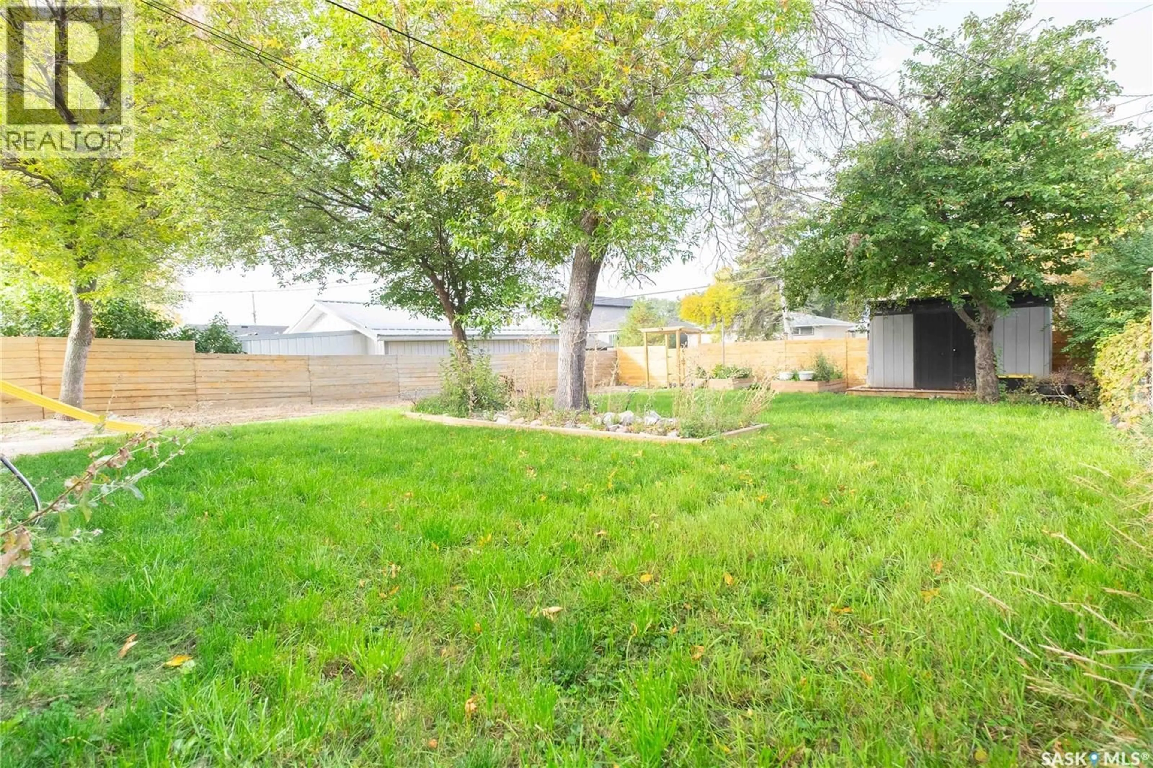 Patio, street for 1152 CAMPBELL STREET, Regina Saskatchewan S4T5P6
