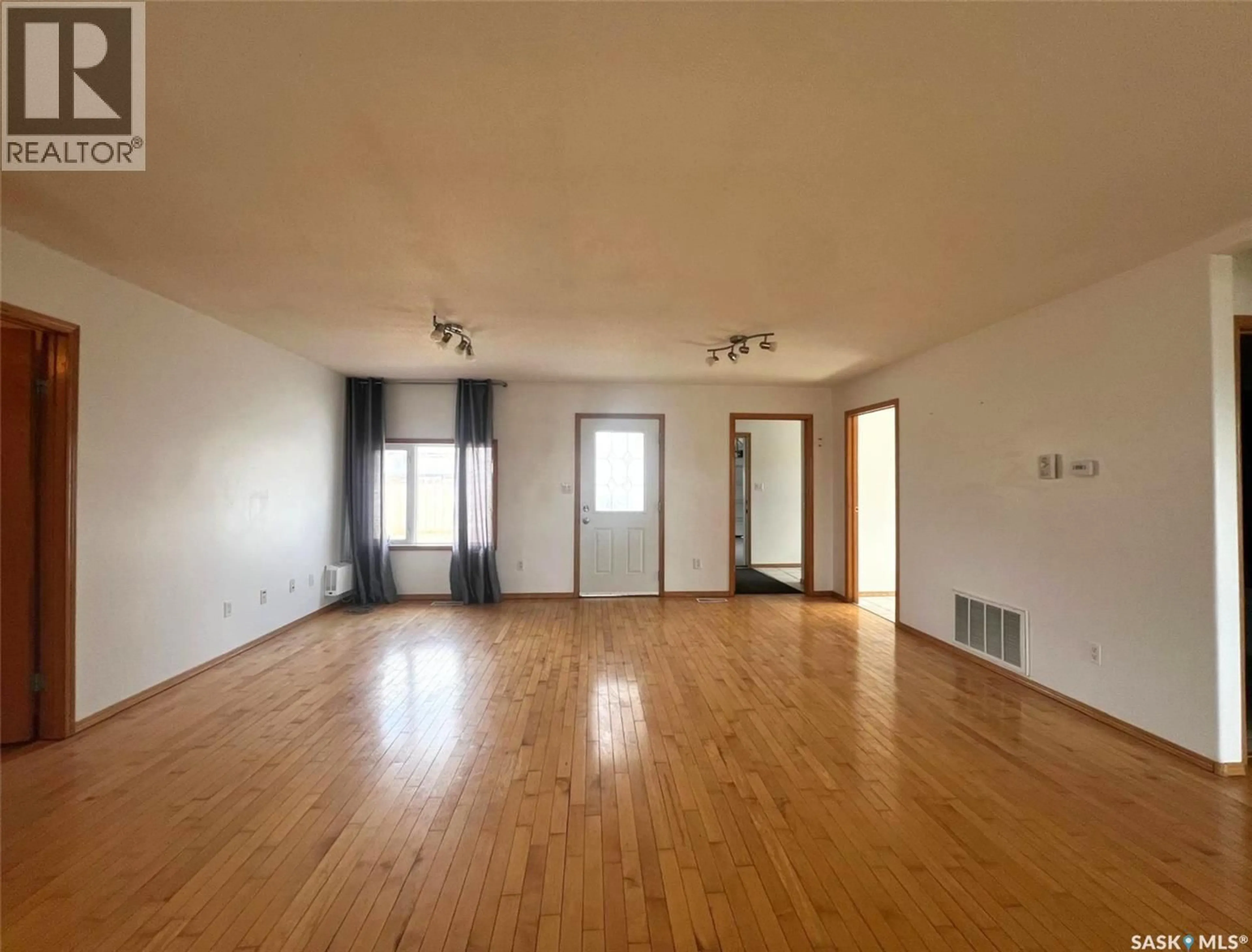 A pic of a room for 349 10TH AVENUE, Swift Current Saskatchewan S9H1P1