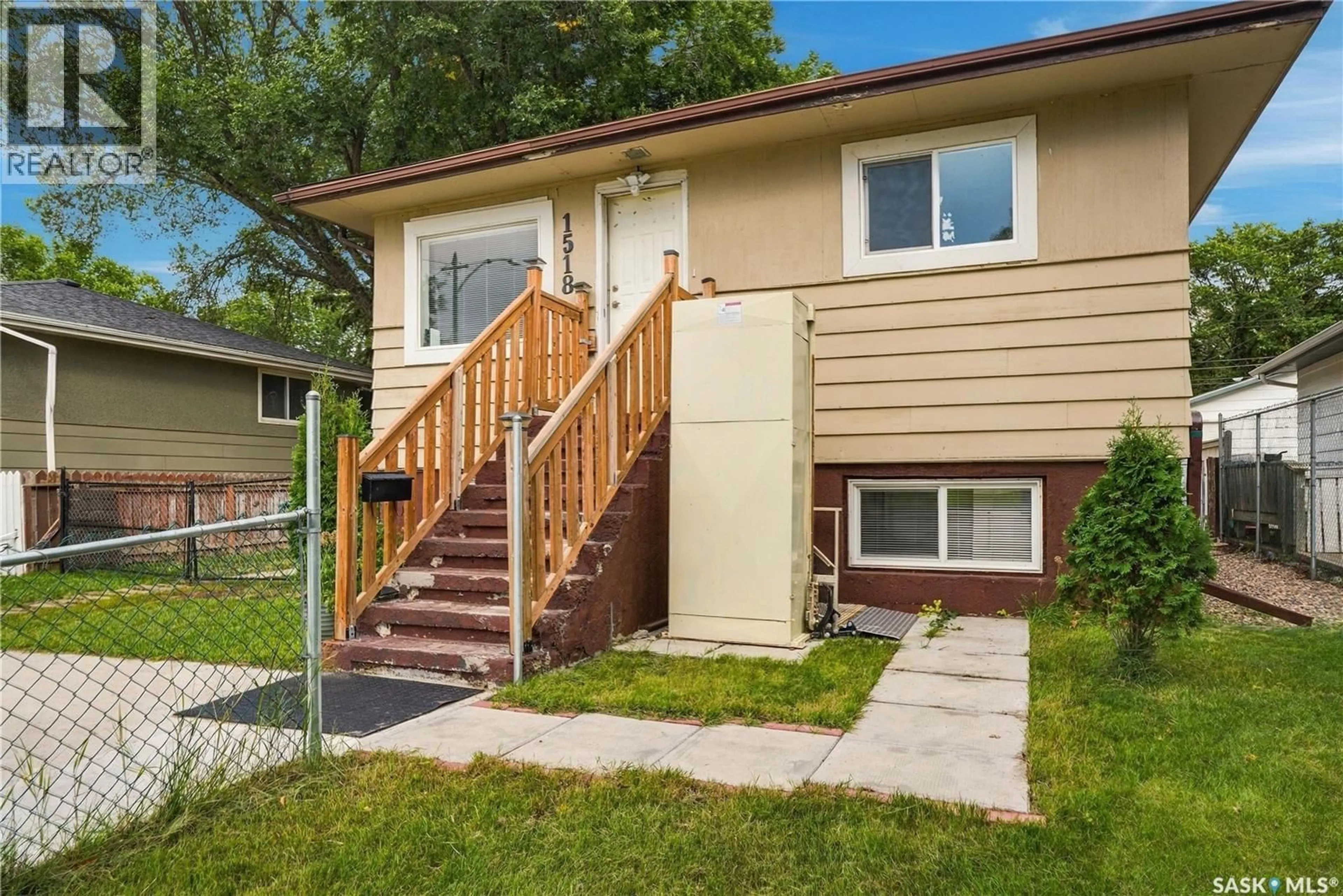 Home with vinyl exterior material, street for 1518 I AVENUE, Saskatoon Saskatchewan S7L2J6