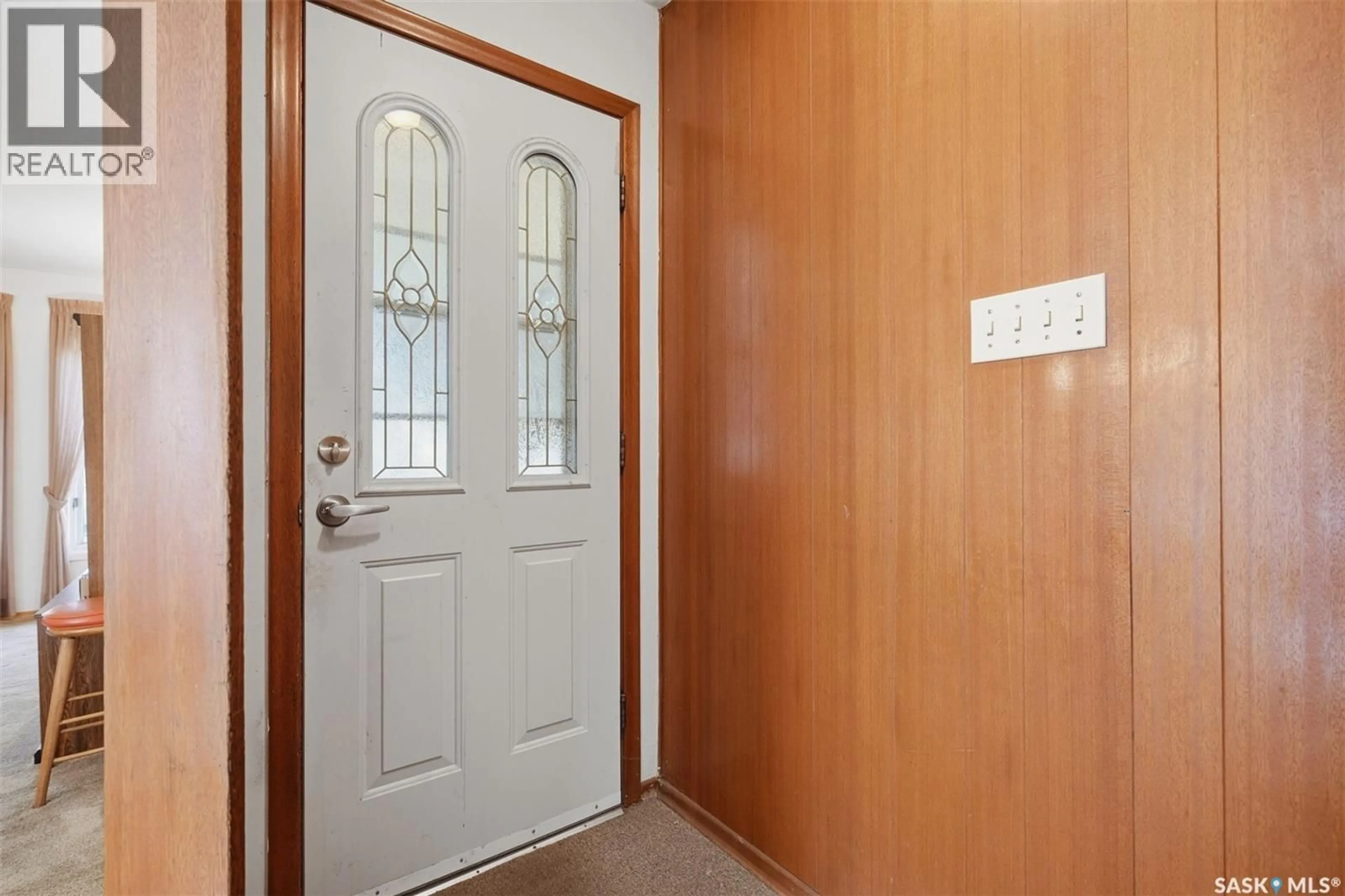 Indoor entryway for 219 EGBERT AVENUE, Saskatoon Saskatchewan S7N1X2