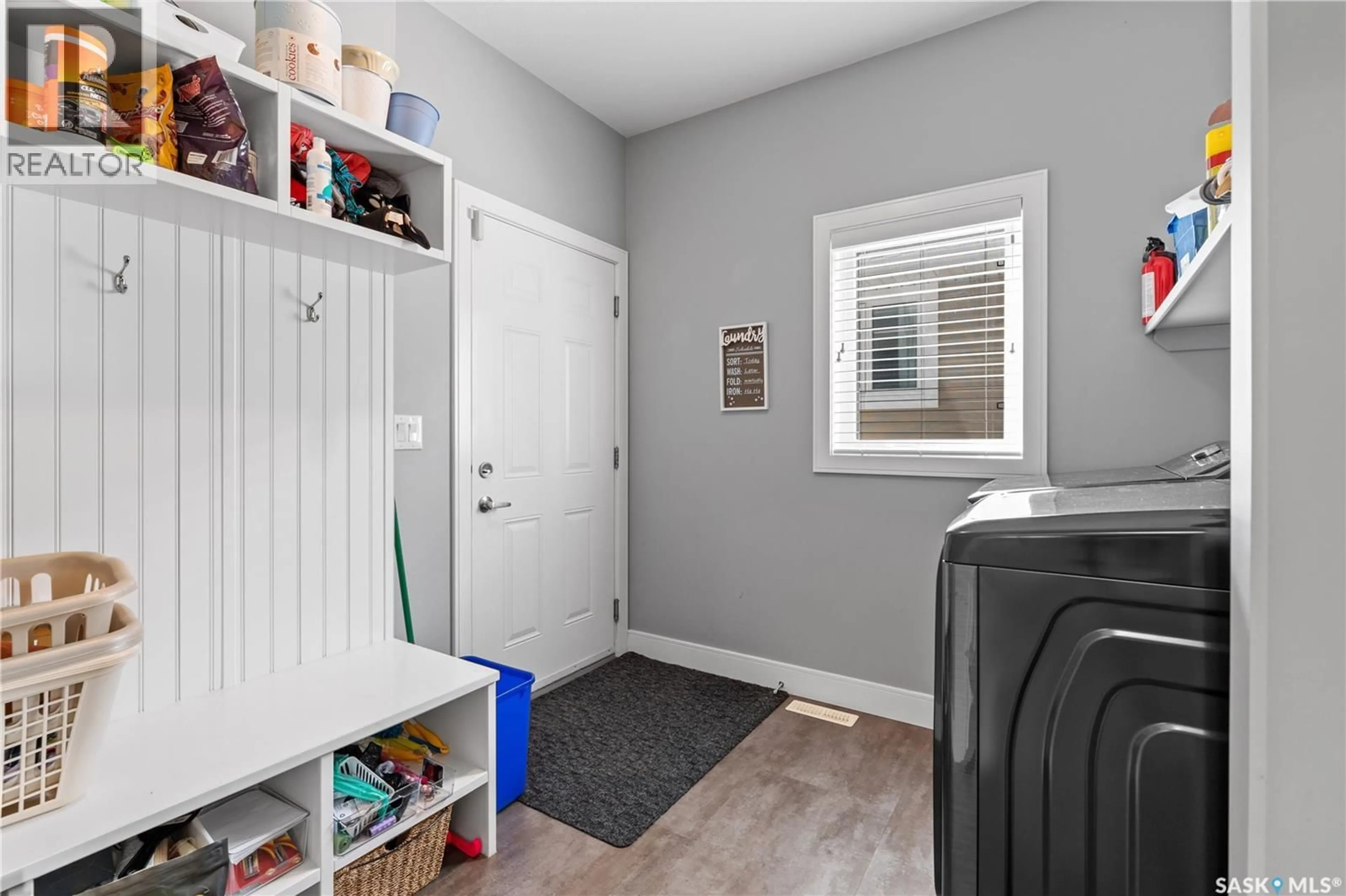Indoor entryway for 105 COWAN CRESCENT, Martensville Saskatchewan S0K2T1