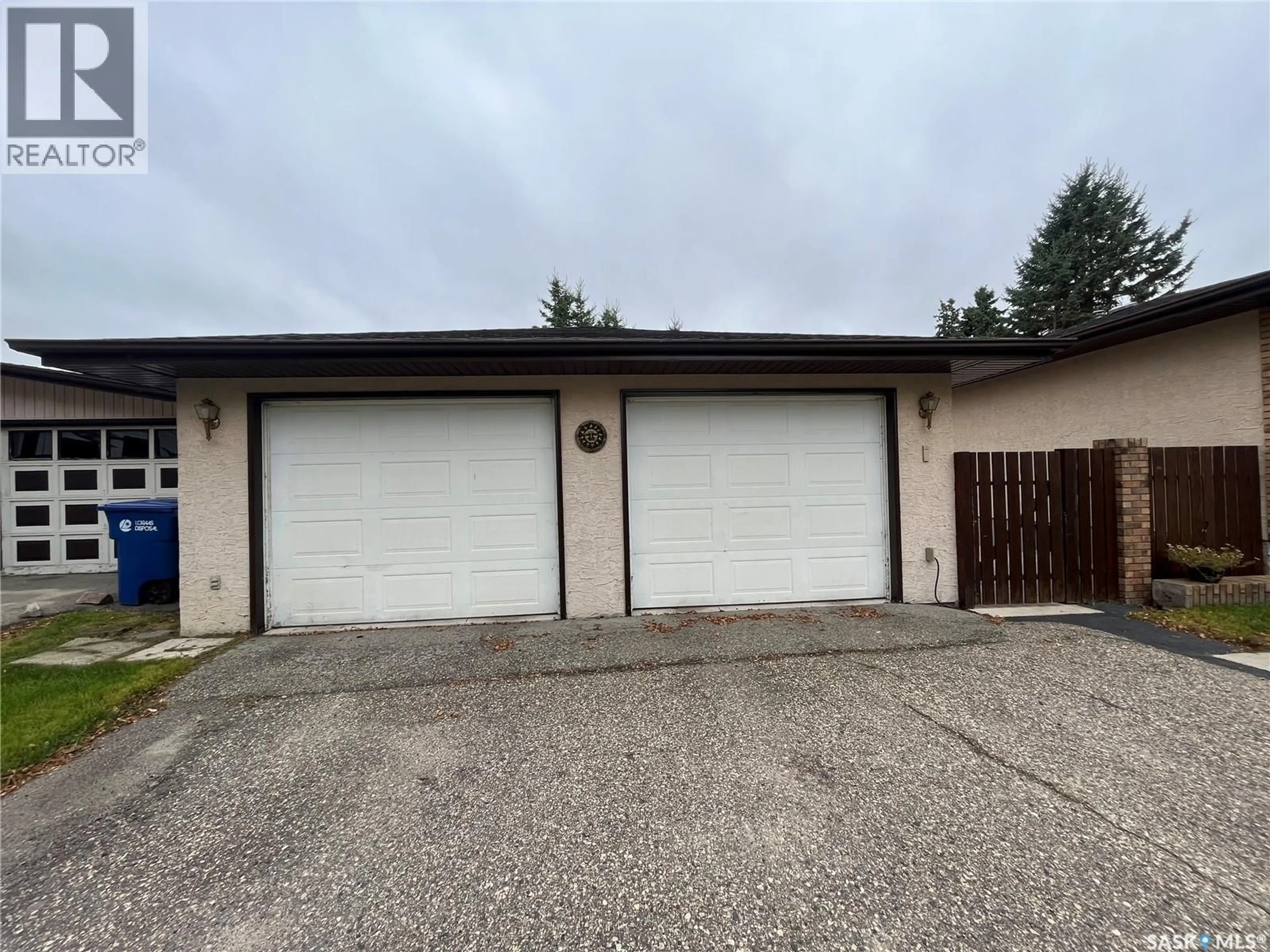 Indoor garage for 1123 ASQUITH DRIVE, Esterhazy Saskatchewan S0A0X0