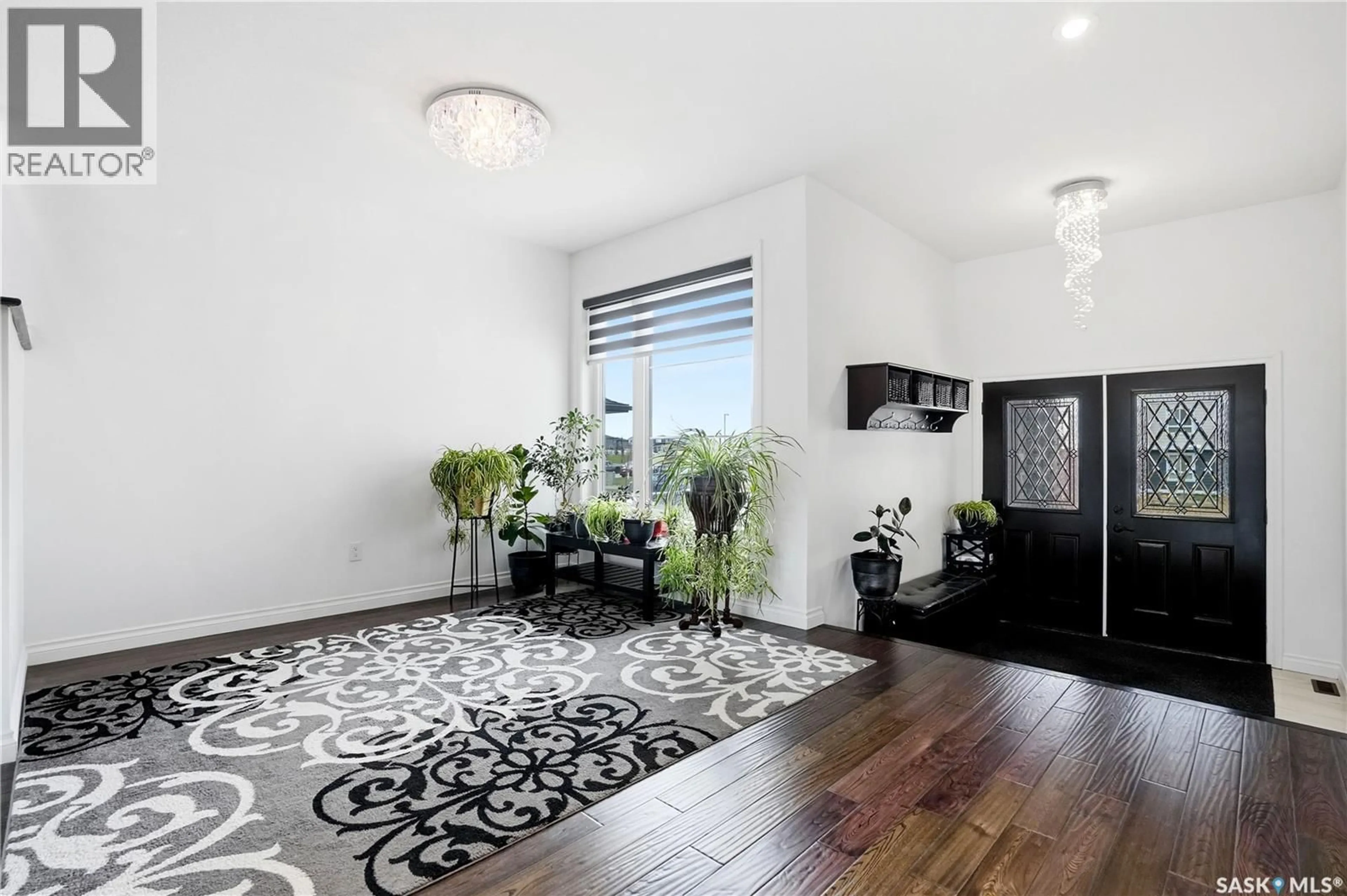 Indoor entryway for E - 4714 GREEN APPLE DRIVE, Regina Saskatchewan S4V3L2