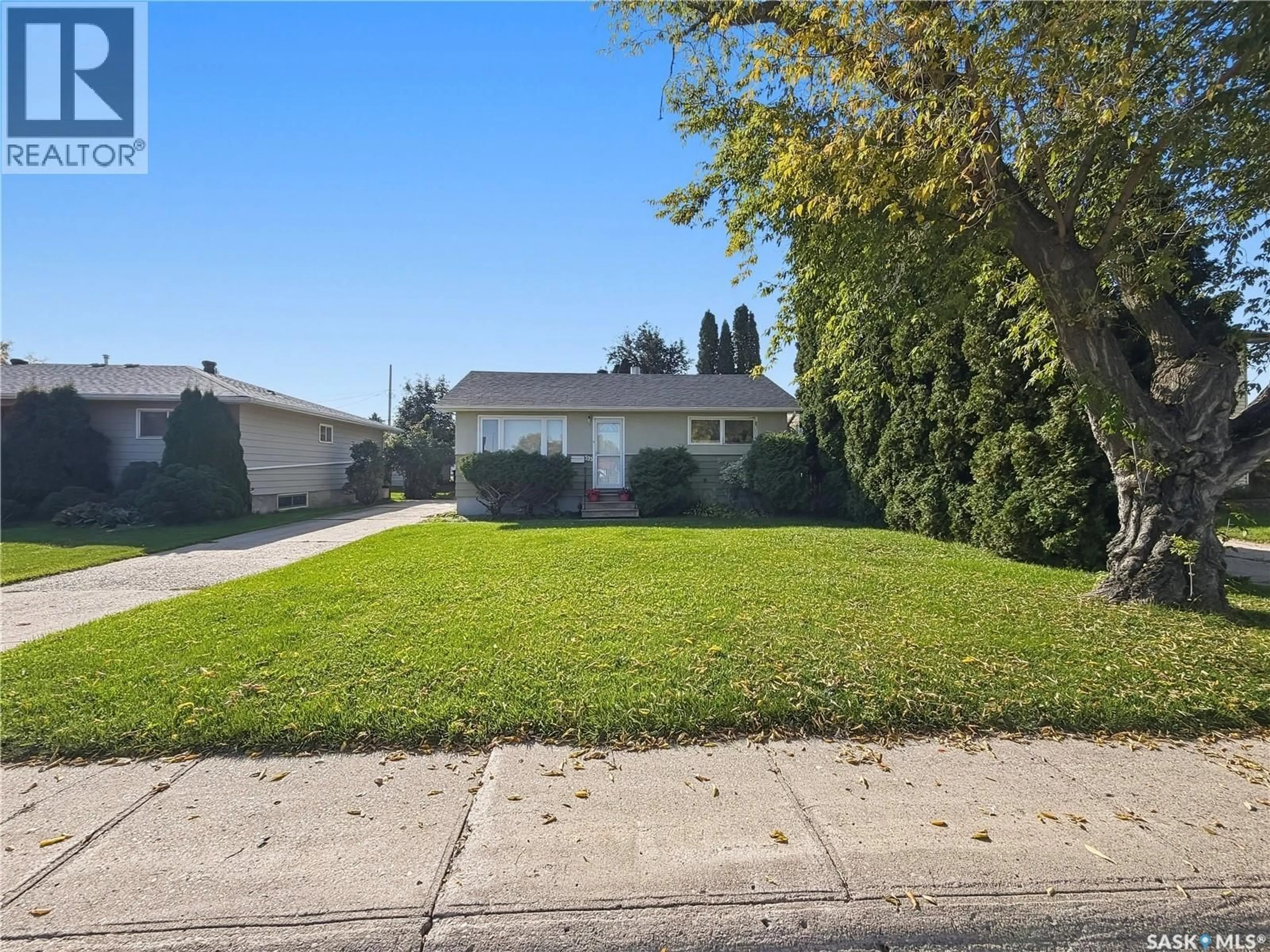 A pic from outside/outdoor area/front of a property/back of a property/a pic from drone, street for 333 24TH STREET, Prince Albert Saskatchewan S6V1R7