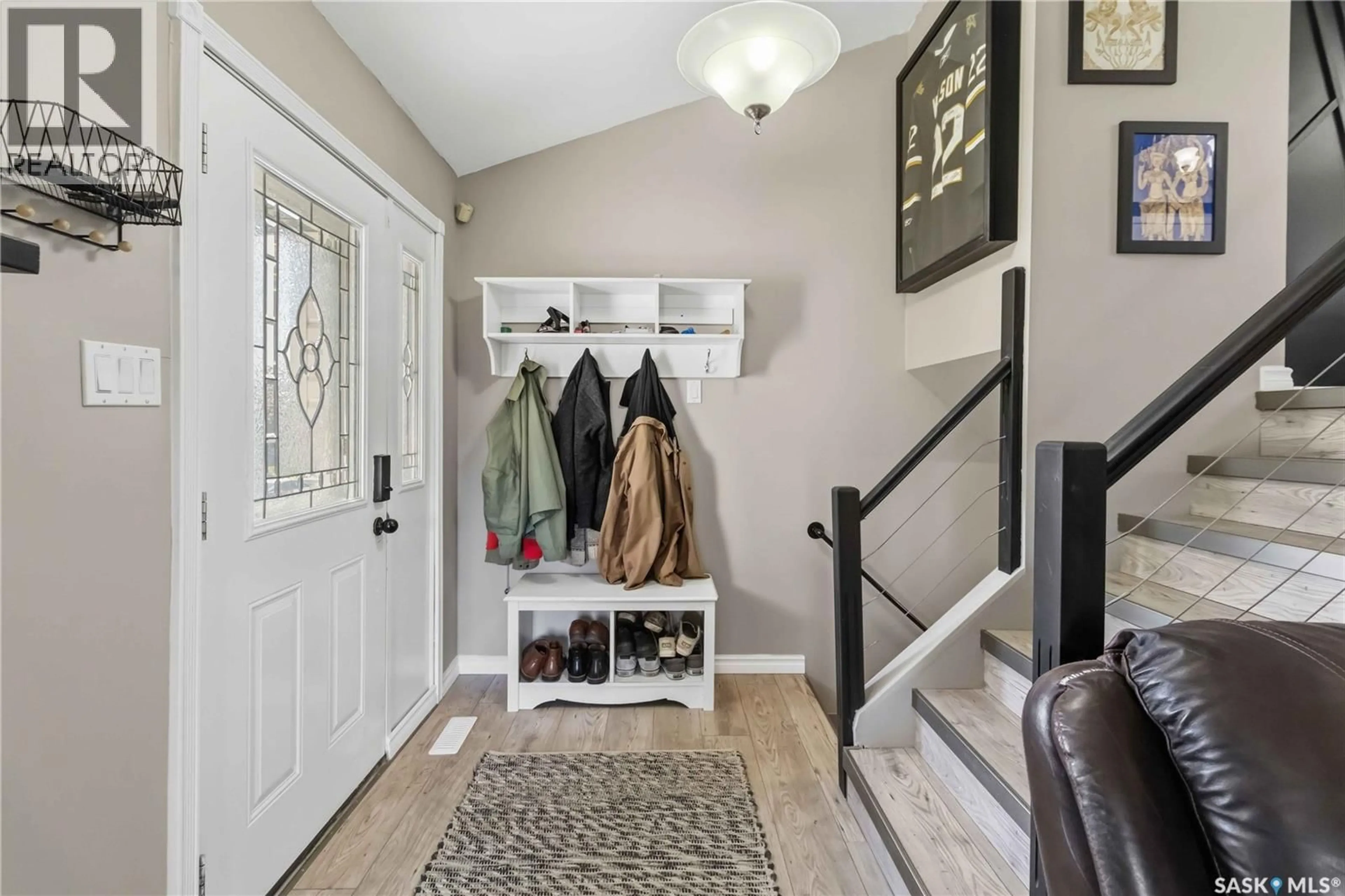 Indoor entryway for 526 TOBIN CRESCENT, Saskatoon Saskatchewan S7K4N8
