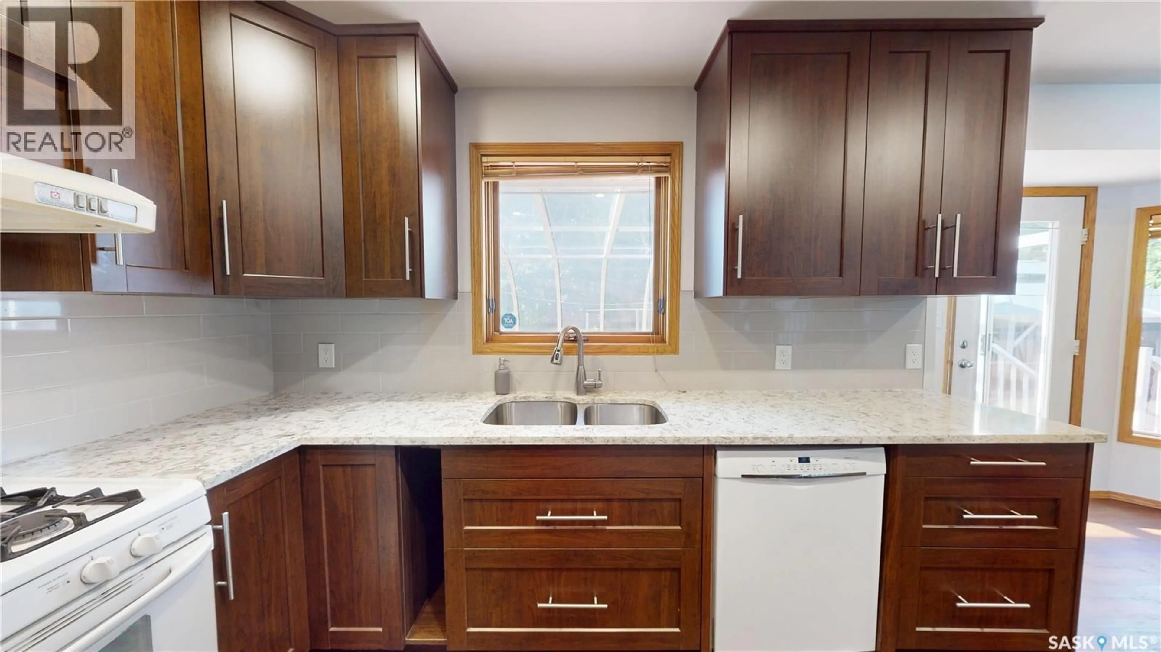 Standard kitchen, unknown for 610 NESSLIN CRESCENT, Saskatoon Saskatchewan S7J4V5