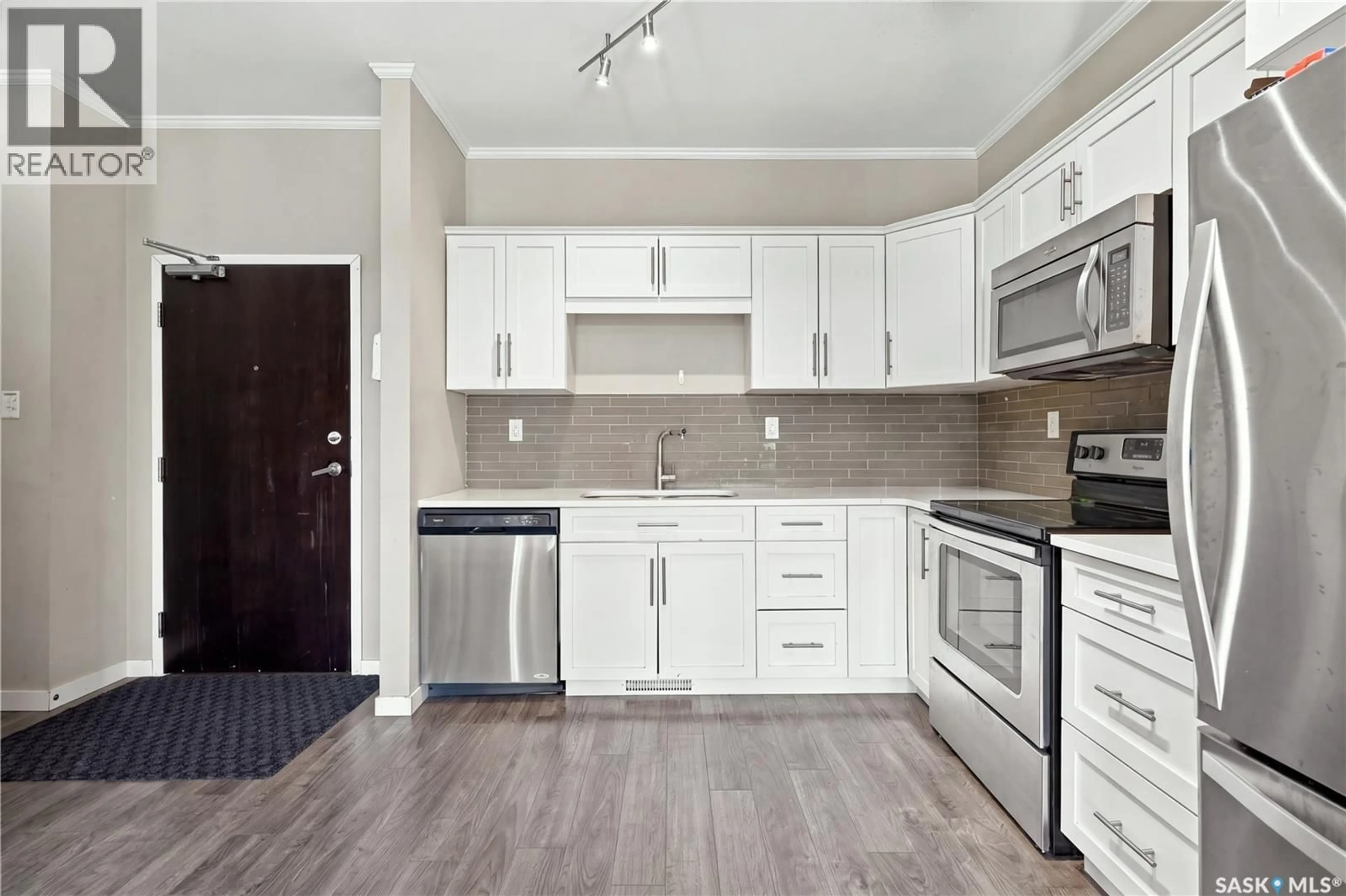 Standard kitchen, wood/laminate floor for 304 - 720 BALTZAN BOULEVARD, Saskatoon Saskatchewan S7W0W6