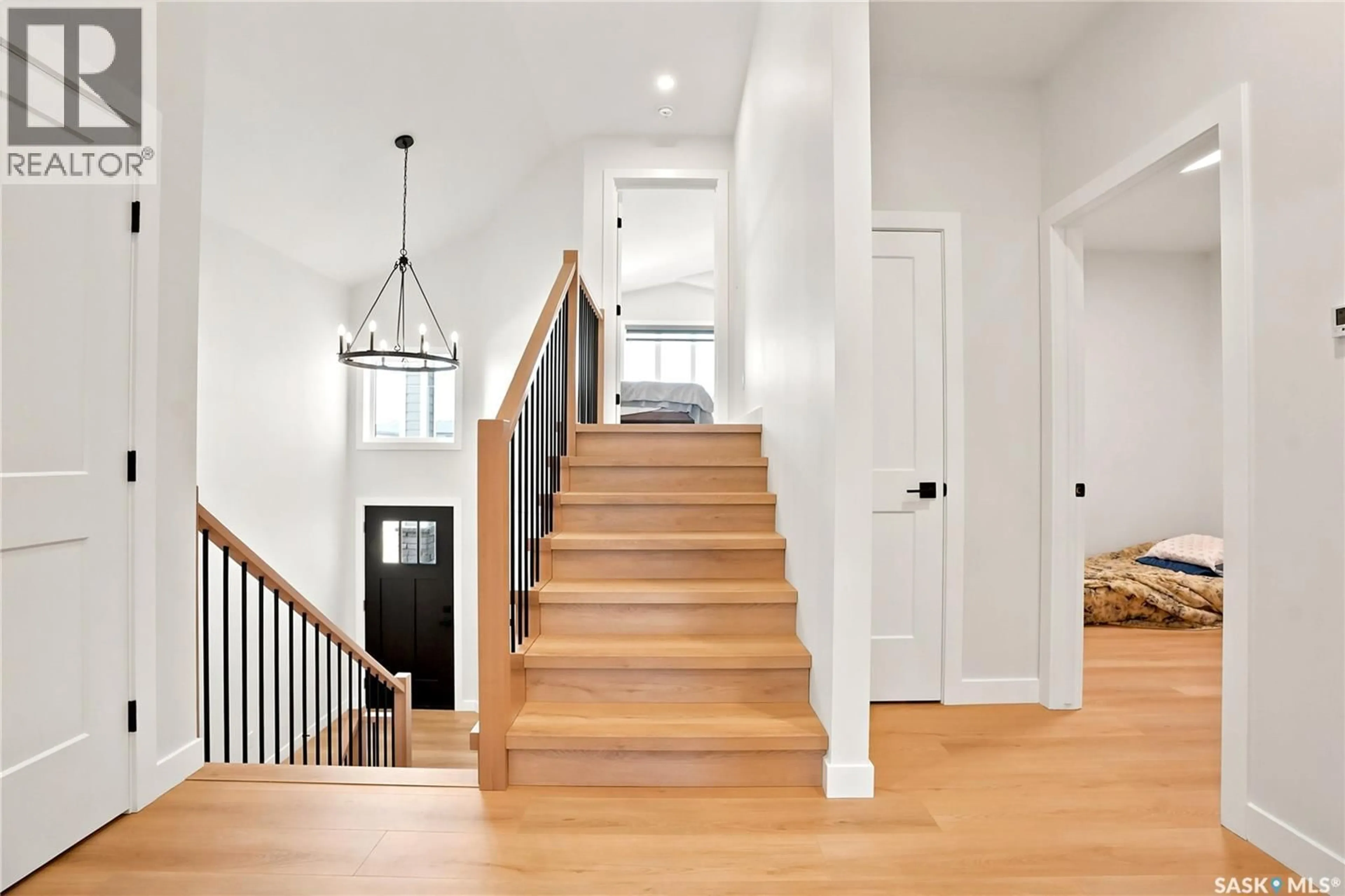 Indoor entryway for 378 SHARMA CRESCENT, Saskatoon Saskatchewan S7W1K8