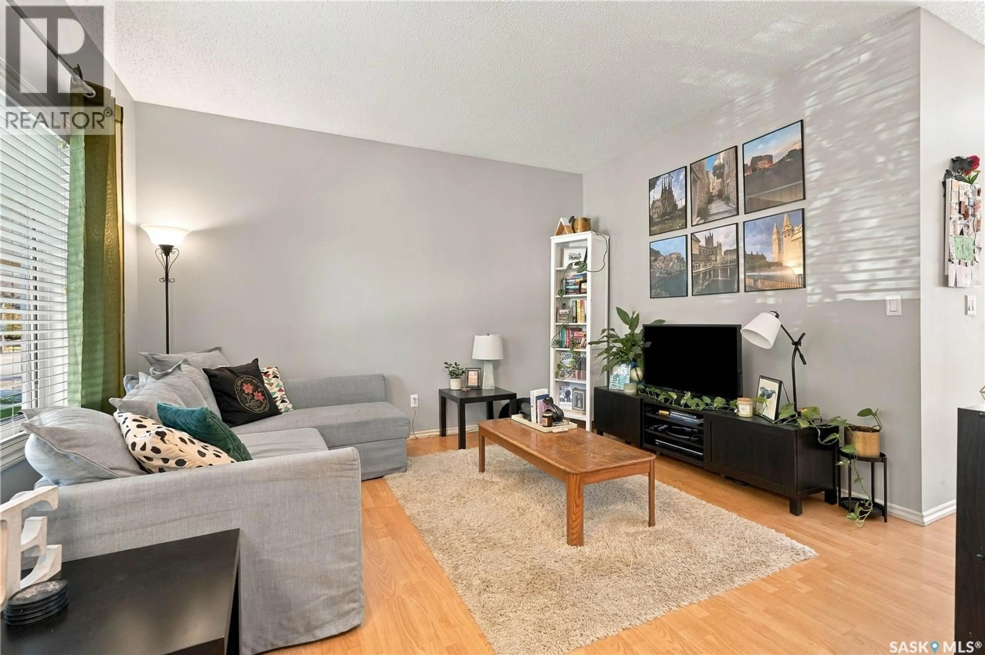 Living room with furniture, unknown for 130 LYND CRESCENT, Saskatoon Saskatchewan S7T0G9