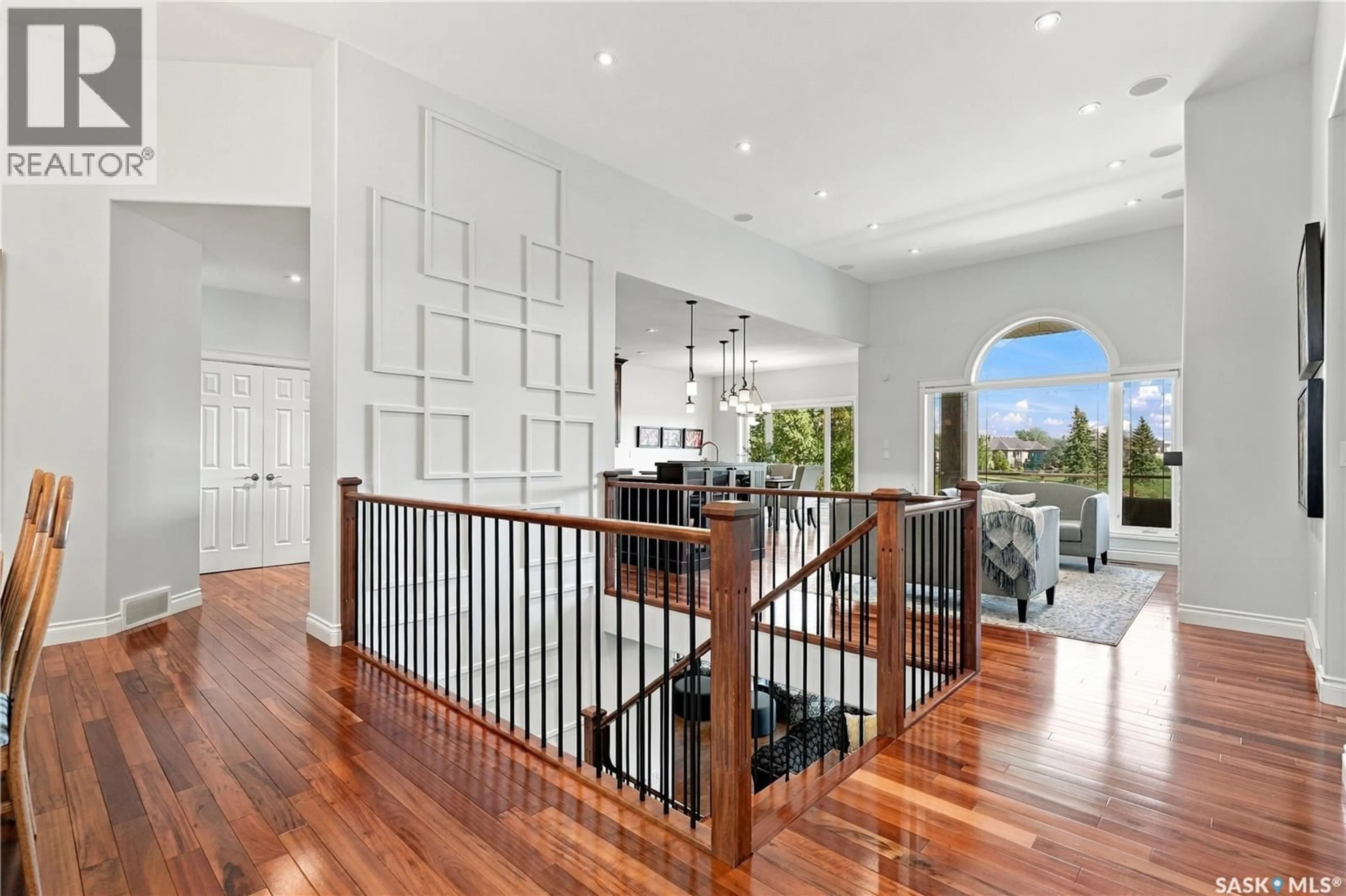 Indoor foyer for 122 201 CARTWRIGHT TERRACE, Saskatoon Saskatchewan S7T0A4