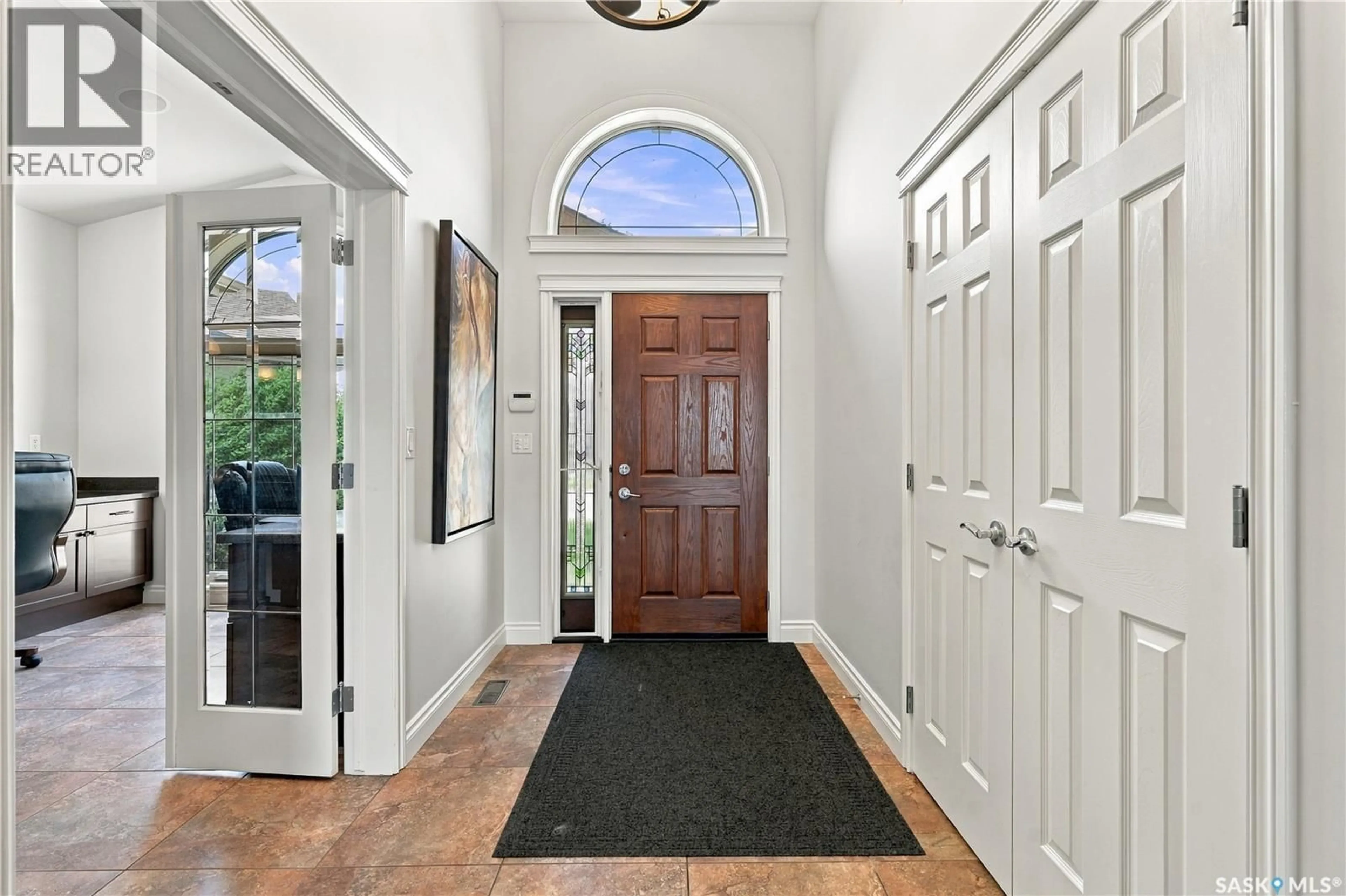 Indoor entryway for 122 201 CARTWRIGHT TERRACE, Saskatoon Saskatchewan S7T0A4