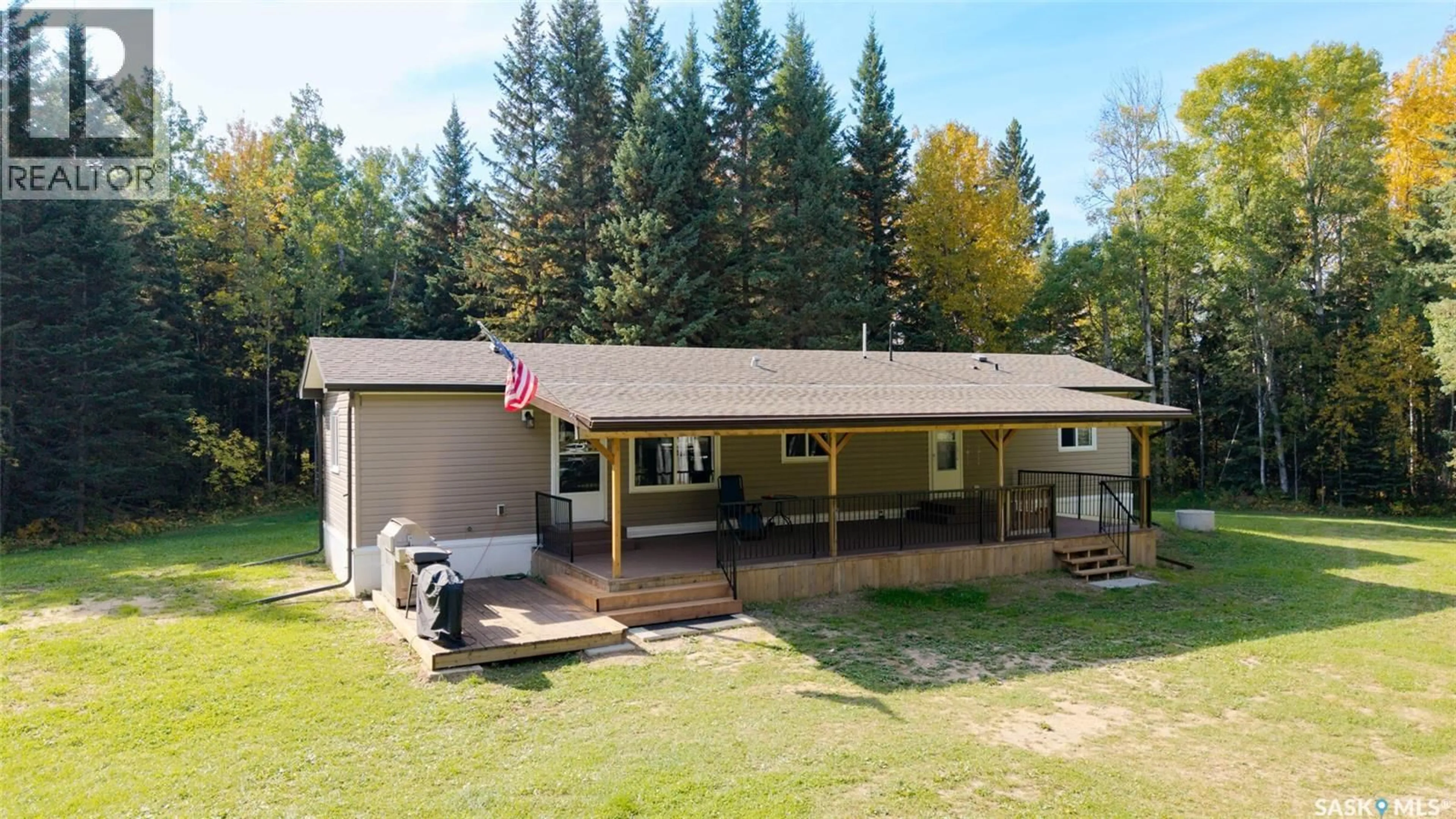 A pic from outside/outdoor area/front of a property/back of a property/a pic from drone, unknown for 1 - 9 63 22W3, Lac des Îles Saskatchewan S0M1A0