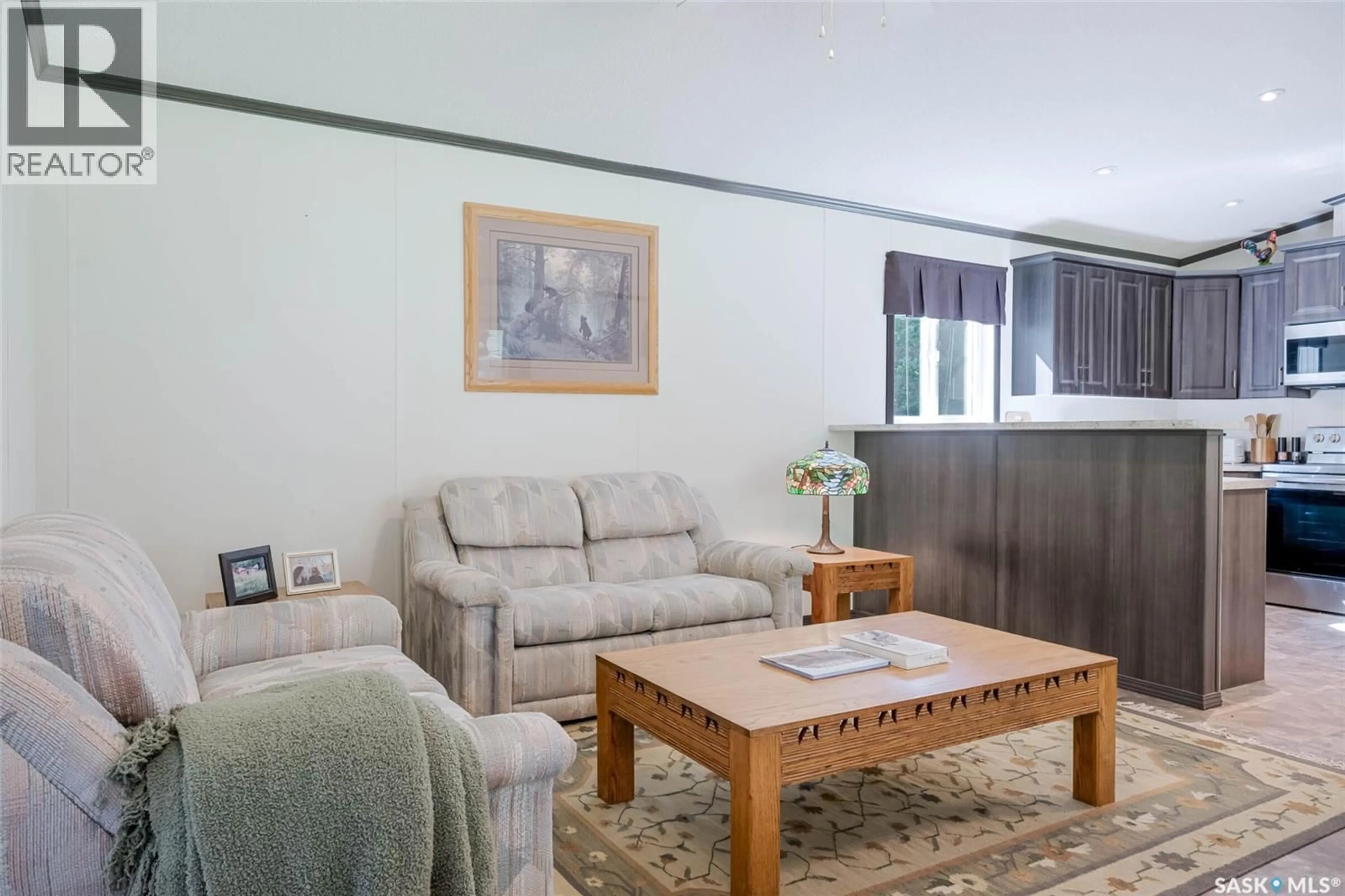 Living room with furniture, unknown for 1 - 9 63 22W3, Lac des Îles Saskatchewan S0M1A0