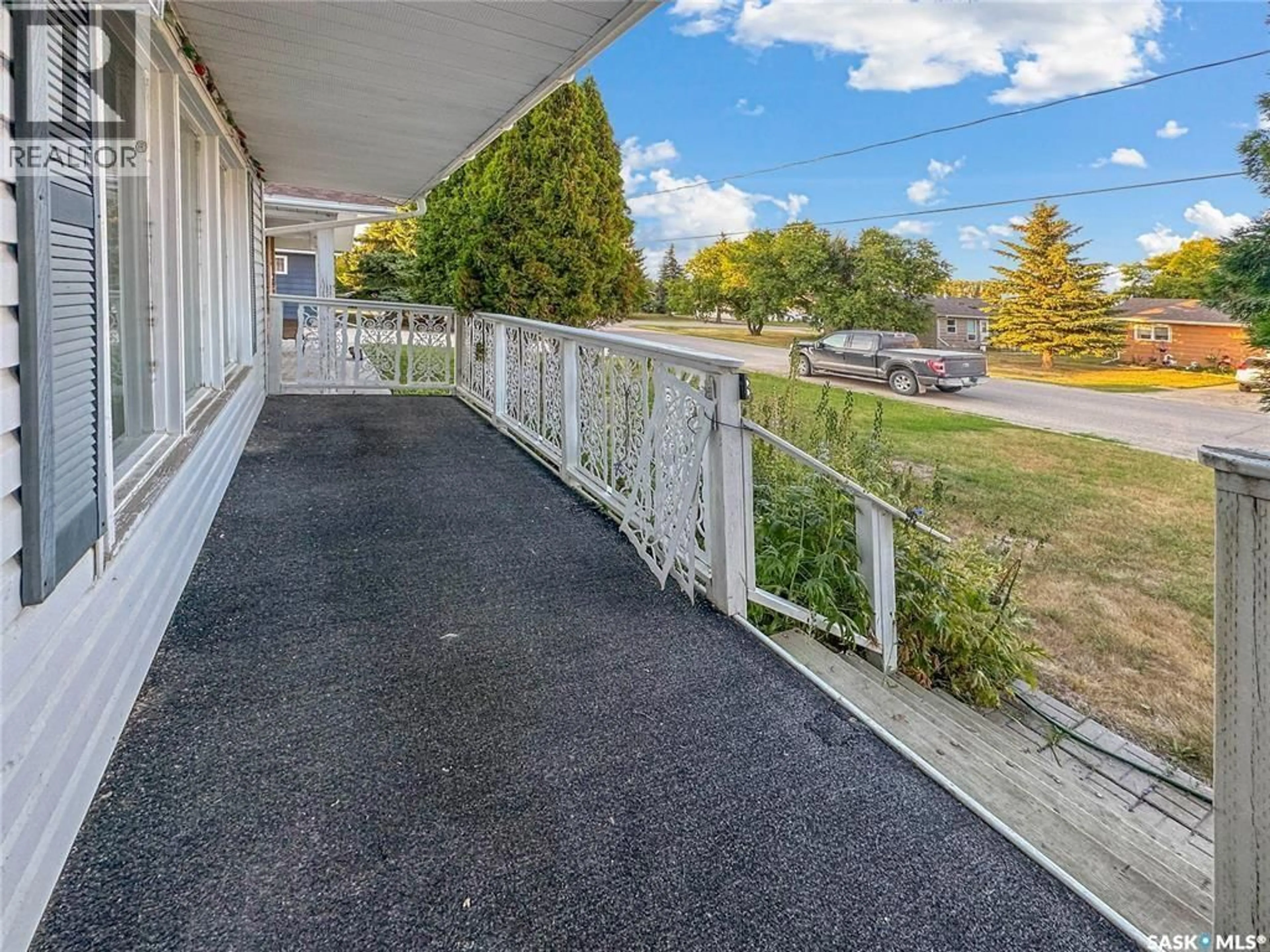 Patio, unknown for 804 THOMPSON STREET, Whitewood Saskatchewan S0G5C0