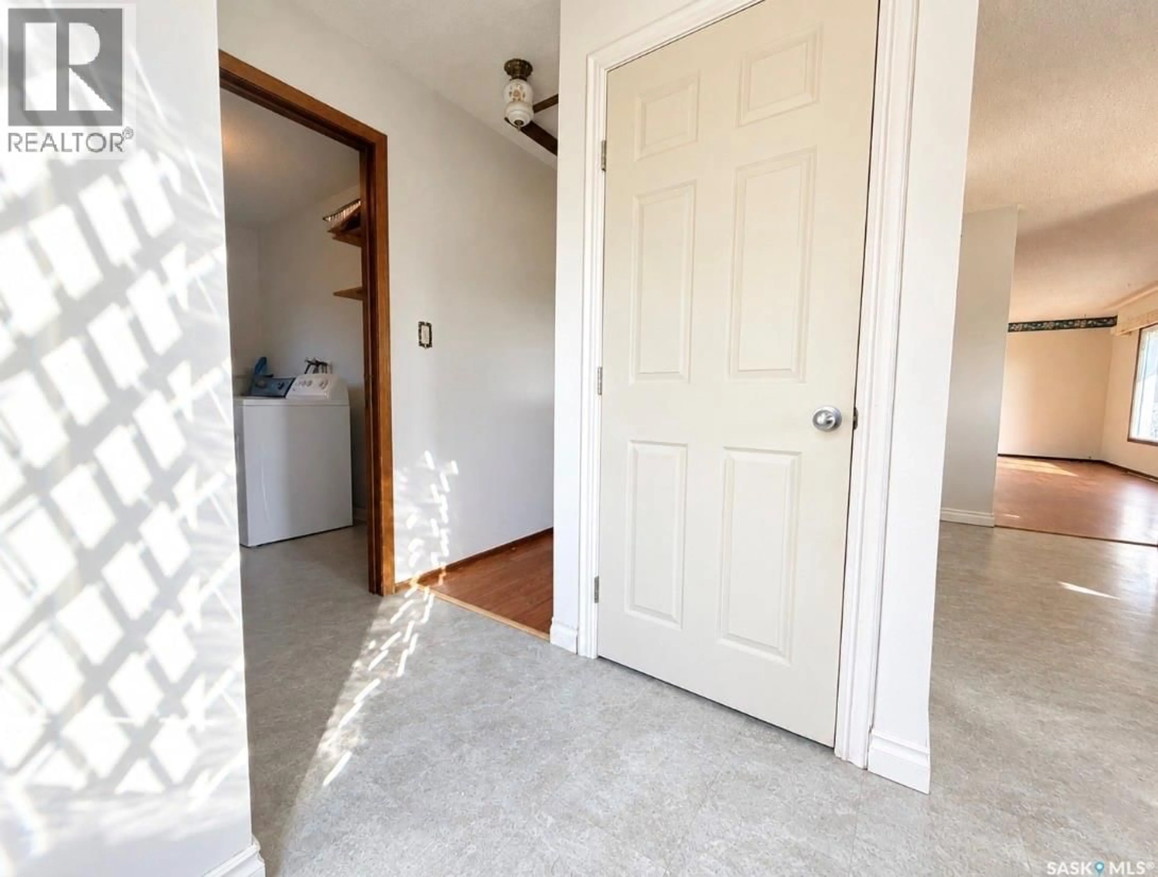 Indoor entryway for 804 THOMPSON STREET, Whitewood Saskatchewan S0G5C0