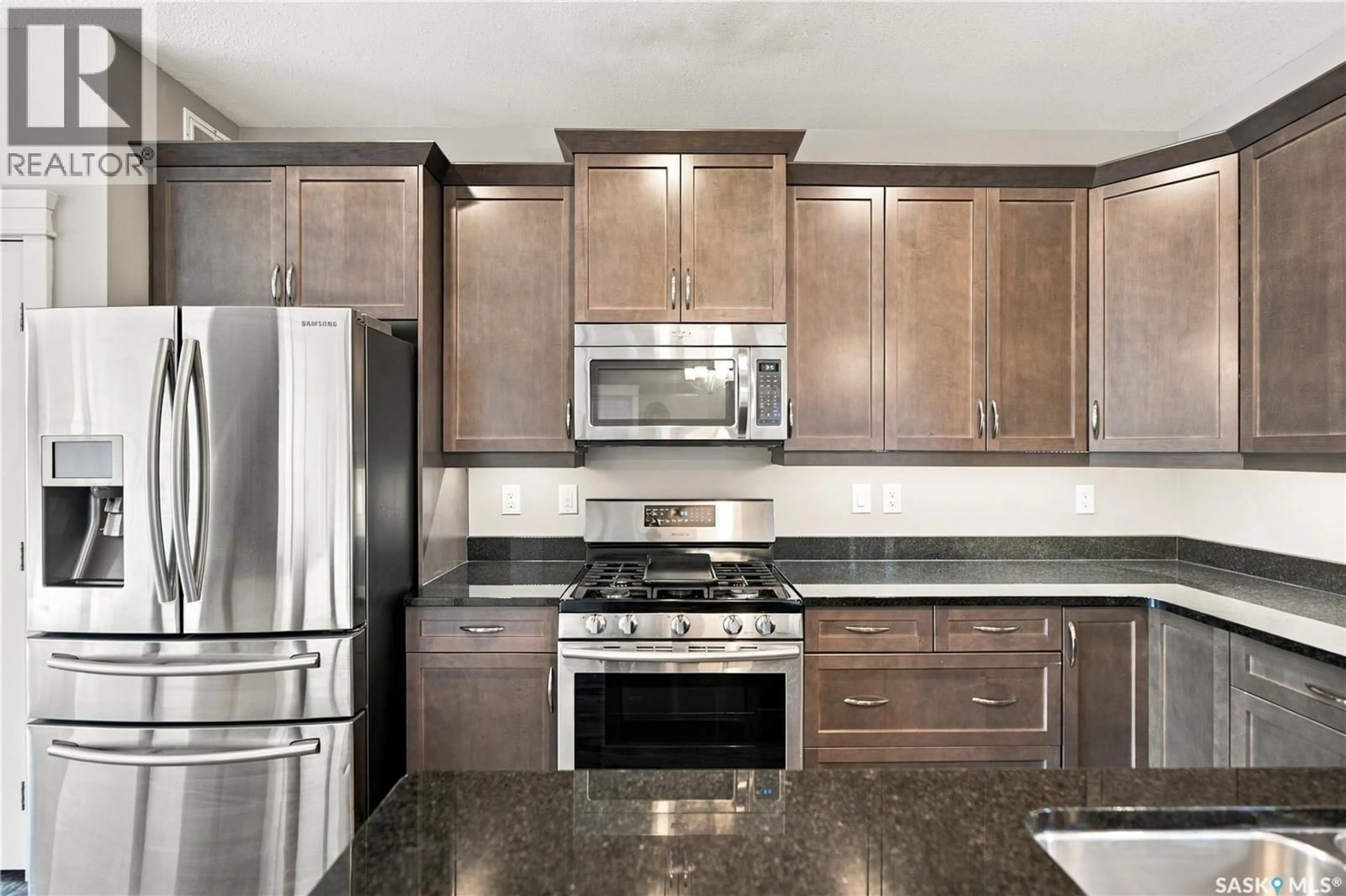 Standard kitchen, unknown for 358 MARLATTE STREET, Saskatoon Saskatchewan S7W0S7