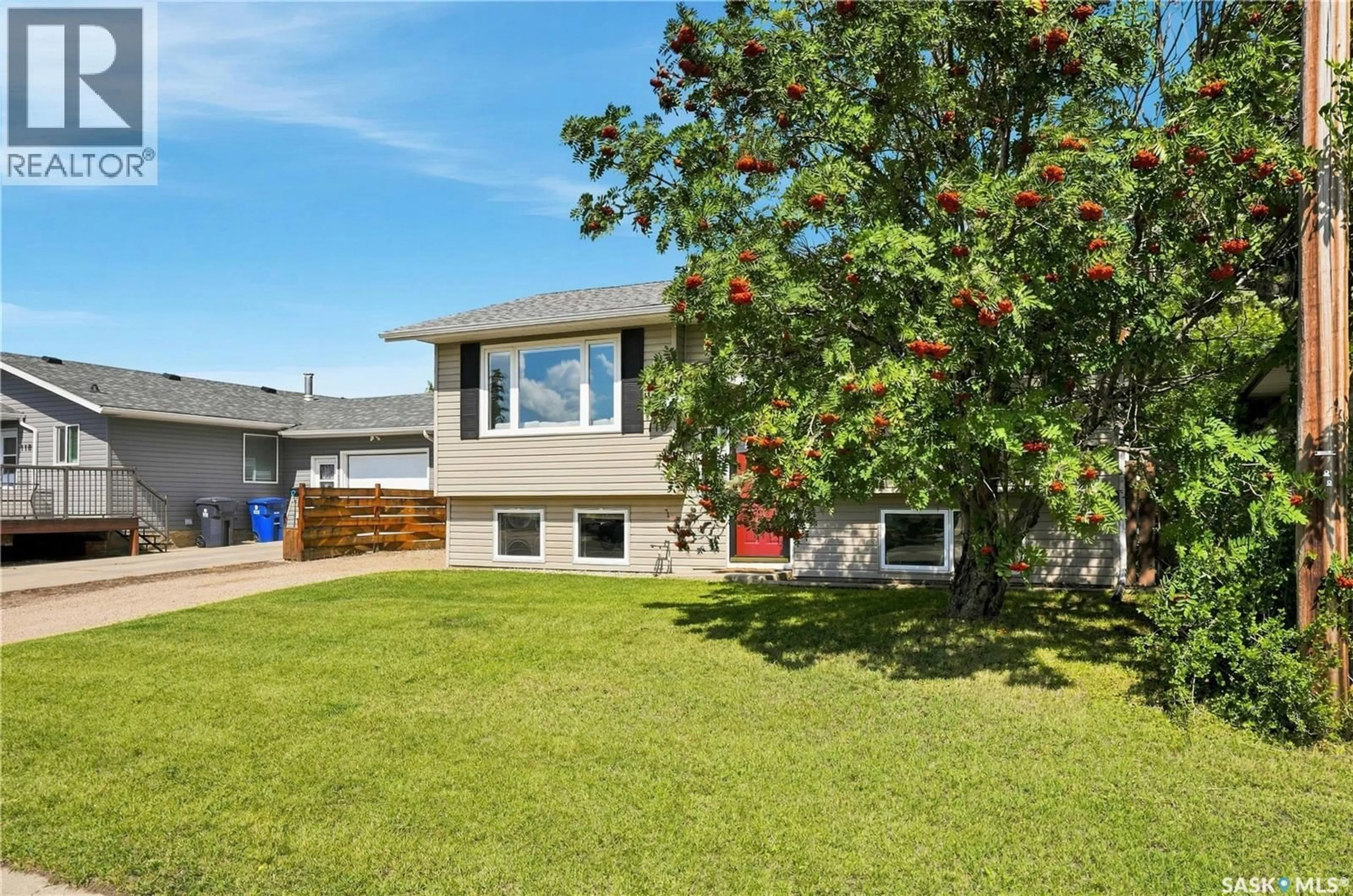 Home with vinyl exterior material, street for 116 CANORA STREET, Warman Saskatchewan S0K4S0