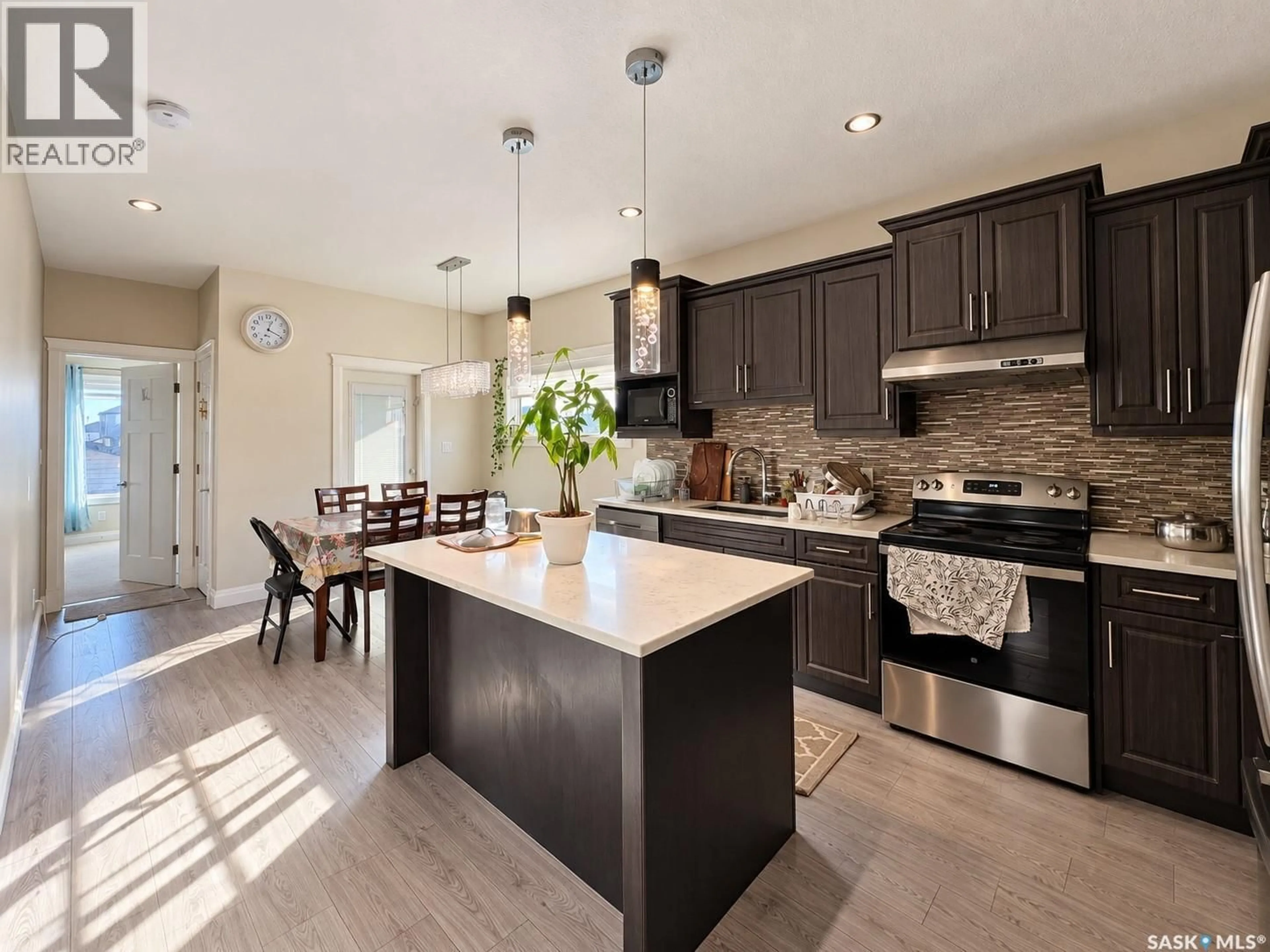 Open concept kitchen, unknown for 620 ELLS CRESCENT, Saskatoon Saskatchewan S7L6K8