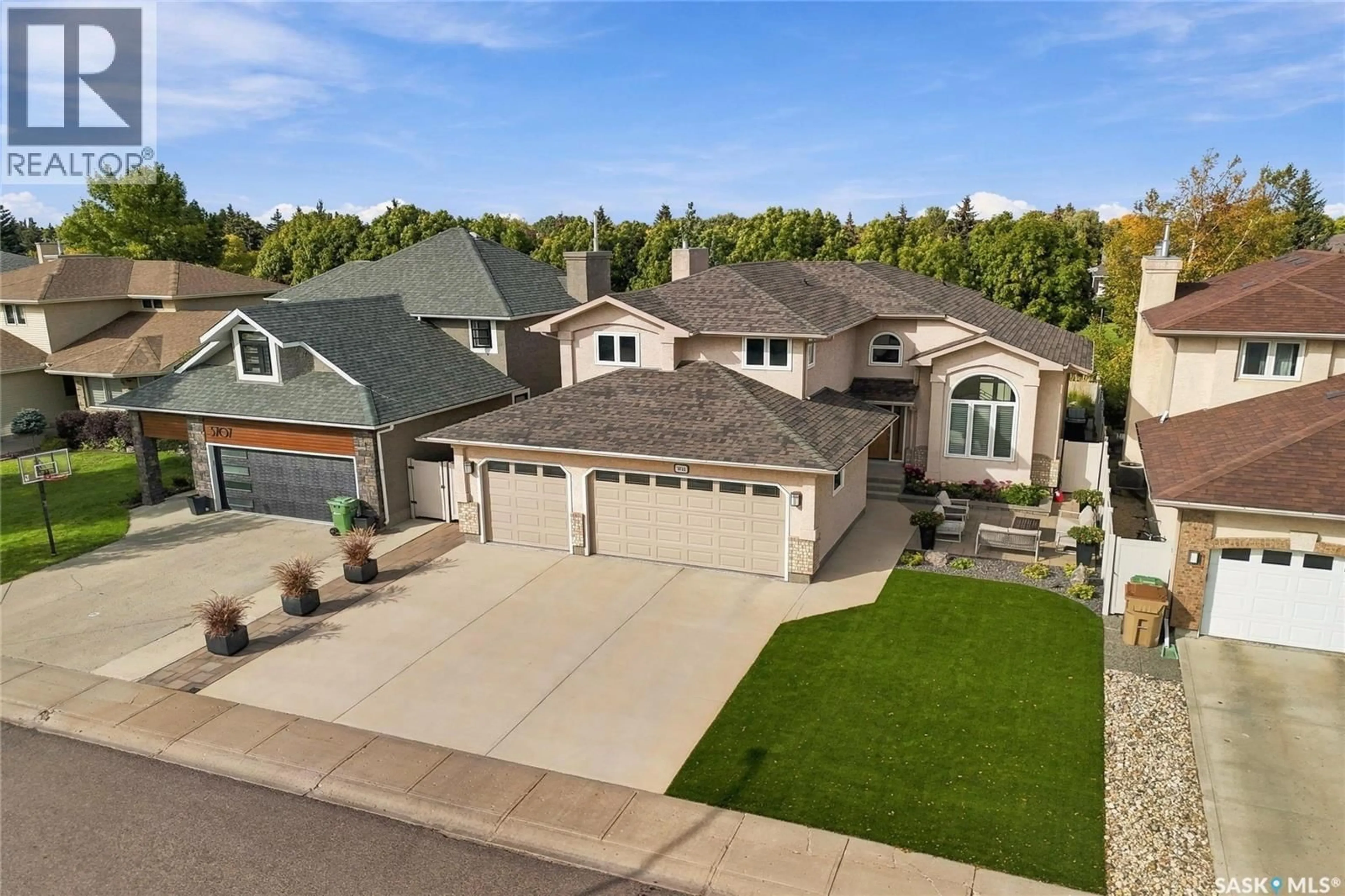 A pic from outside/outdoor area/front of a property/back of a property/a pic from drone, street for 3711 ARBOR GROVE DRIVE, Regina Saskatchewan S4V2S6