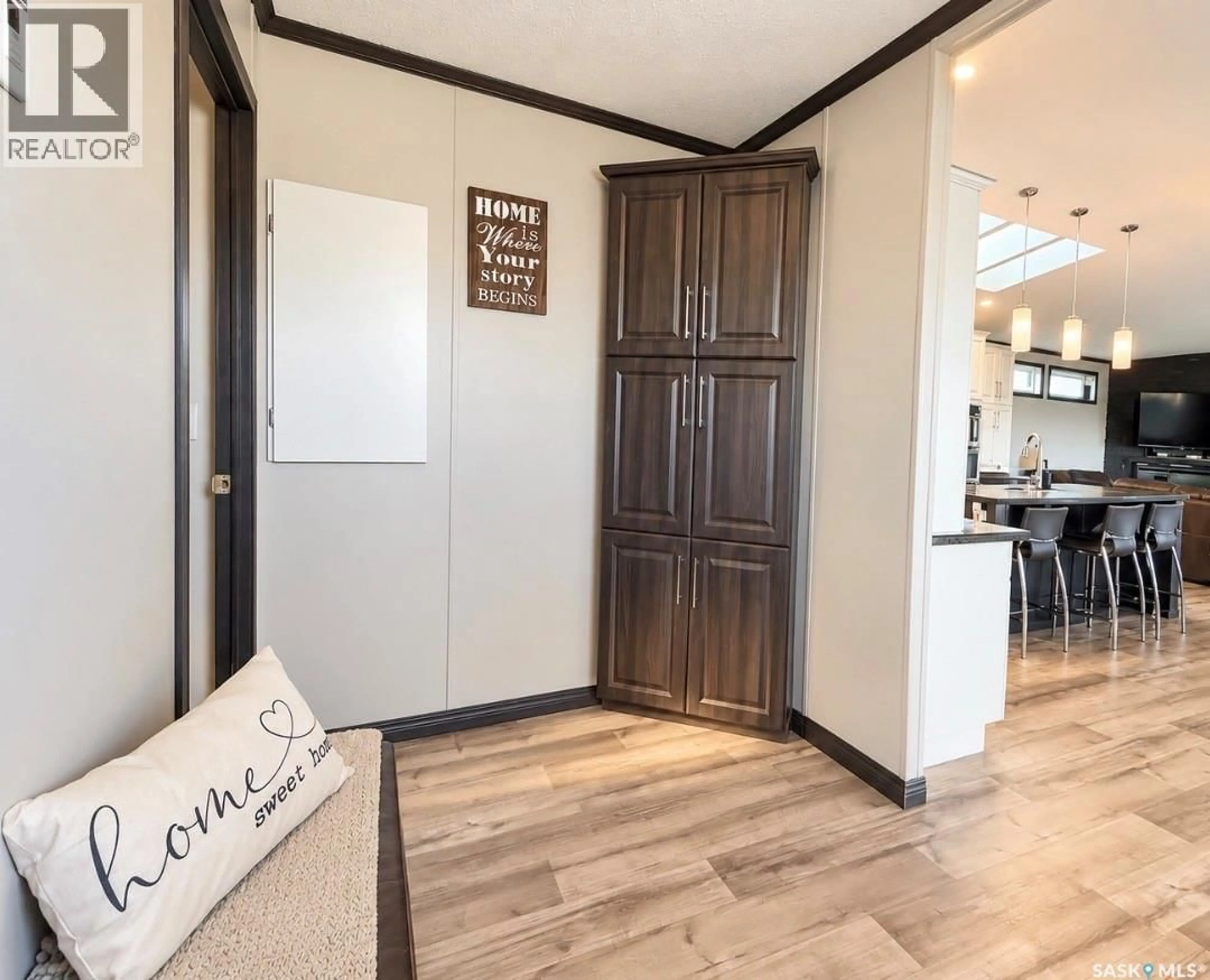 Indoor entryway for 190 PRAIRIE SUN COURT, Swift Current Saskatchewan S9H3X6
