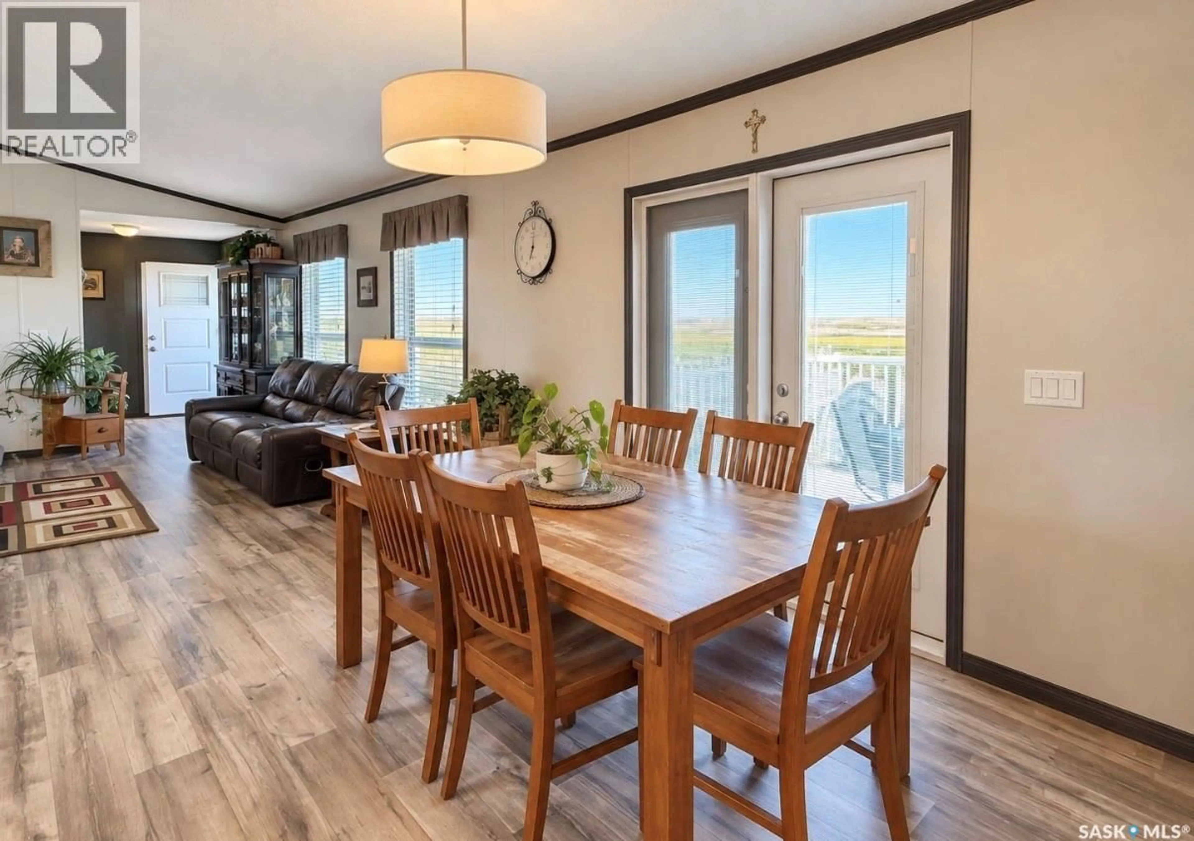 Dining room, wood/laminate floor for 190 PRAIRIE SUN COURT, Swift Current Saskatchewan S9H3X6