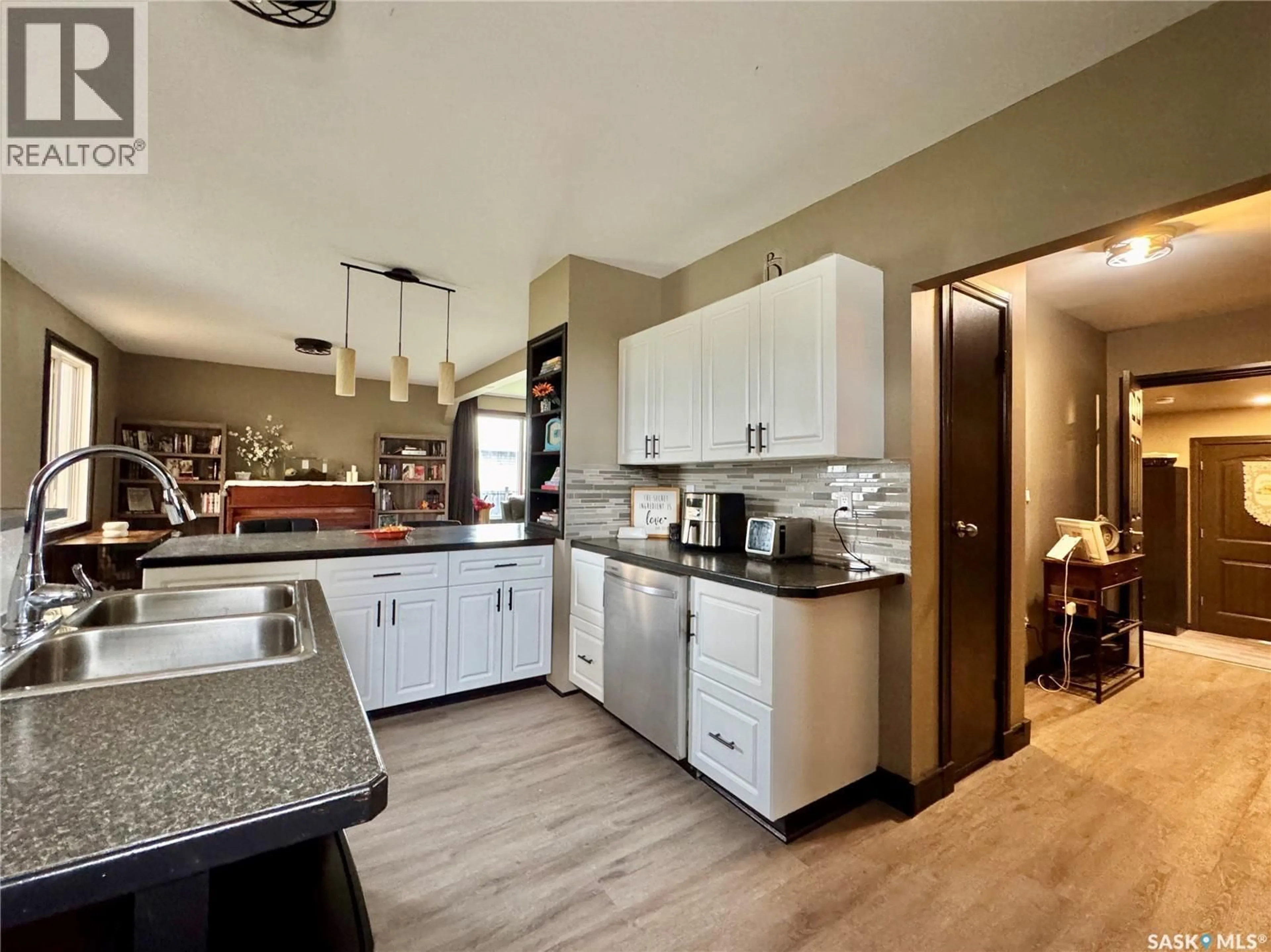 Open concept kitchen, unknown for 313 RANKIN ROAD, Churchbridge Saskatchewan S0A0M0