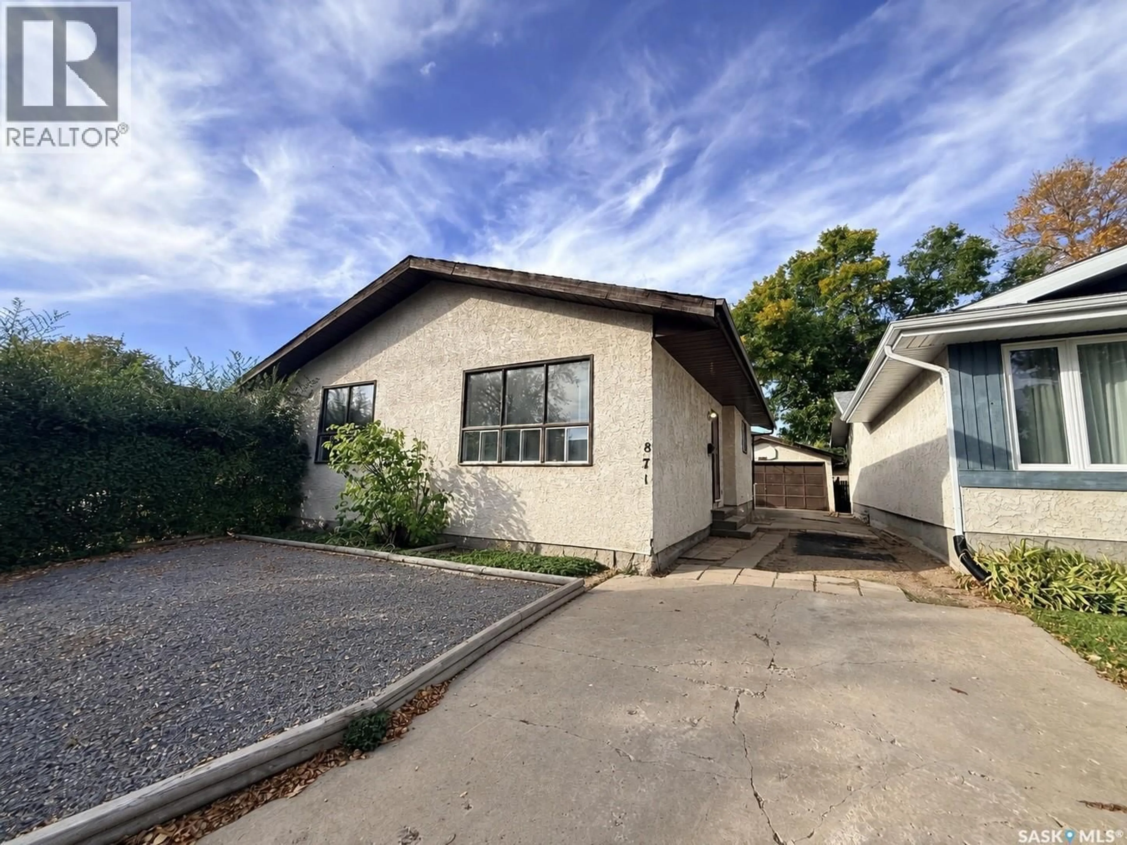 A pic from outside/outdoor area/front of a property/back of a property/a pic from drone, street for 871 MORRIS CRESCENT, Regina Saskatchewan S4X2W4