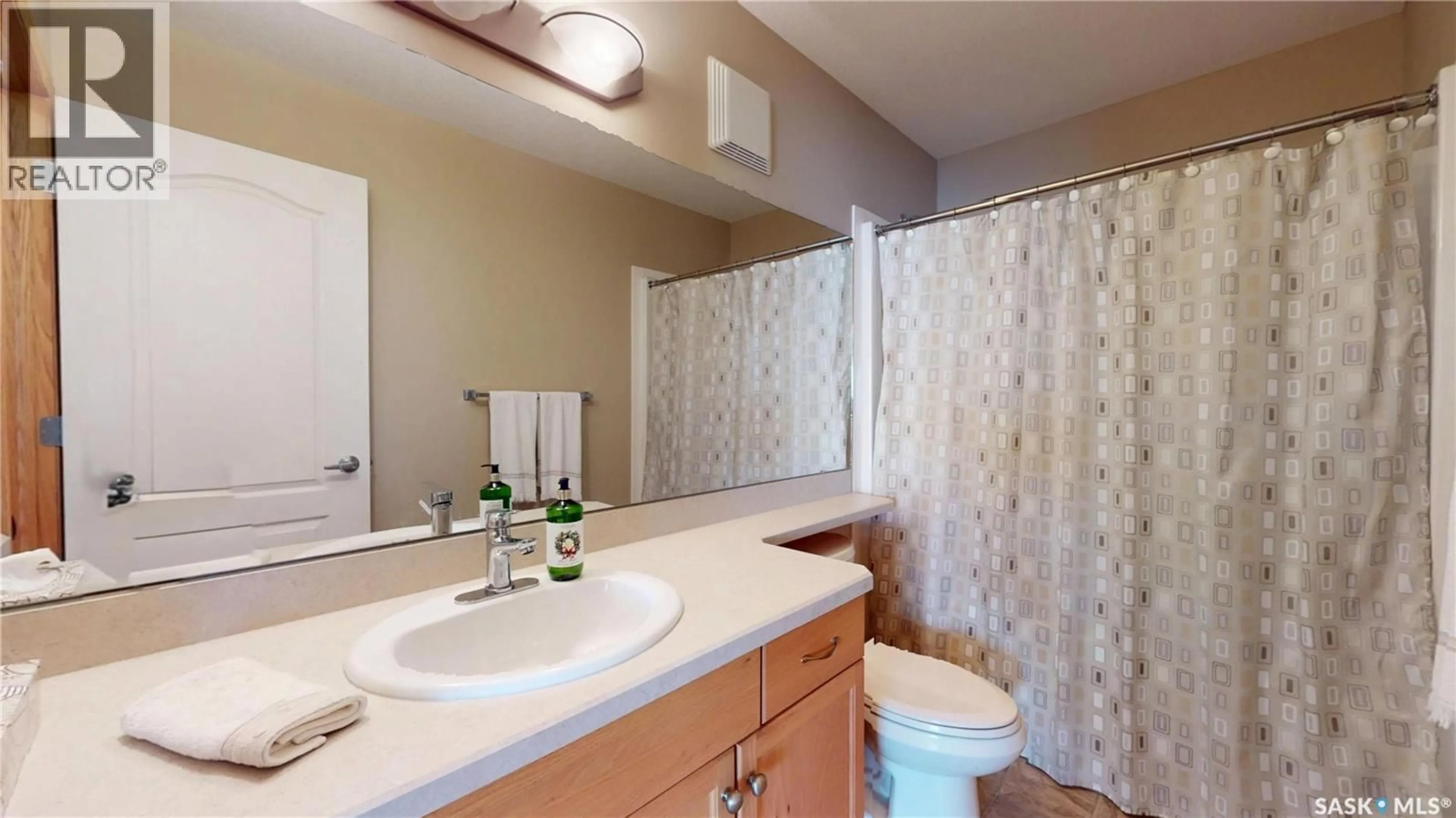Standard bathroom, unknown for 207 - 1225 STOCKTON STREET, Regina Saskatchewan S4X0A3