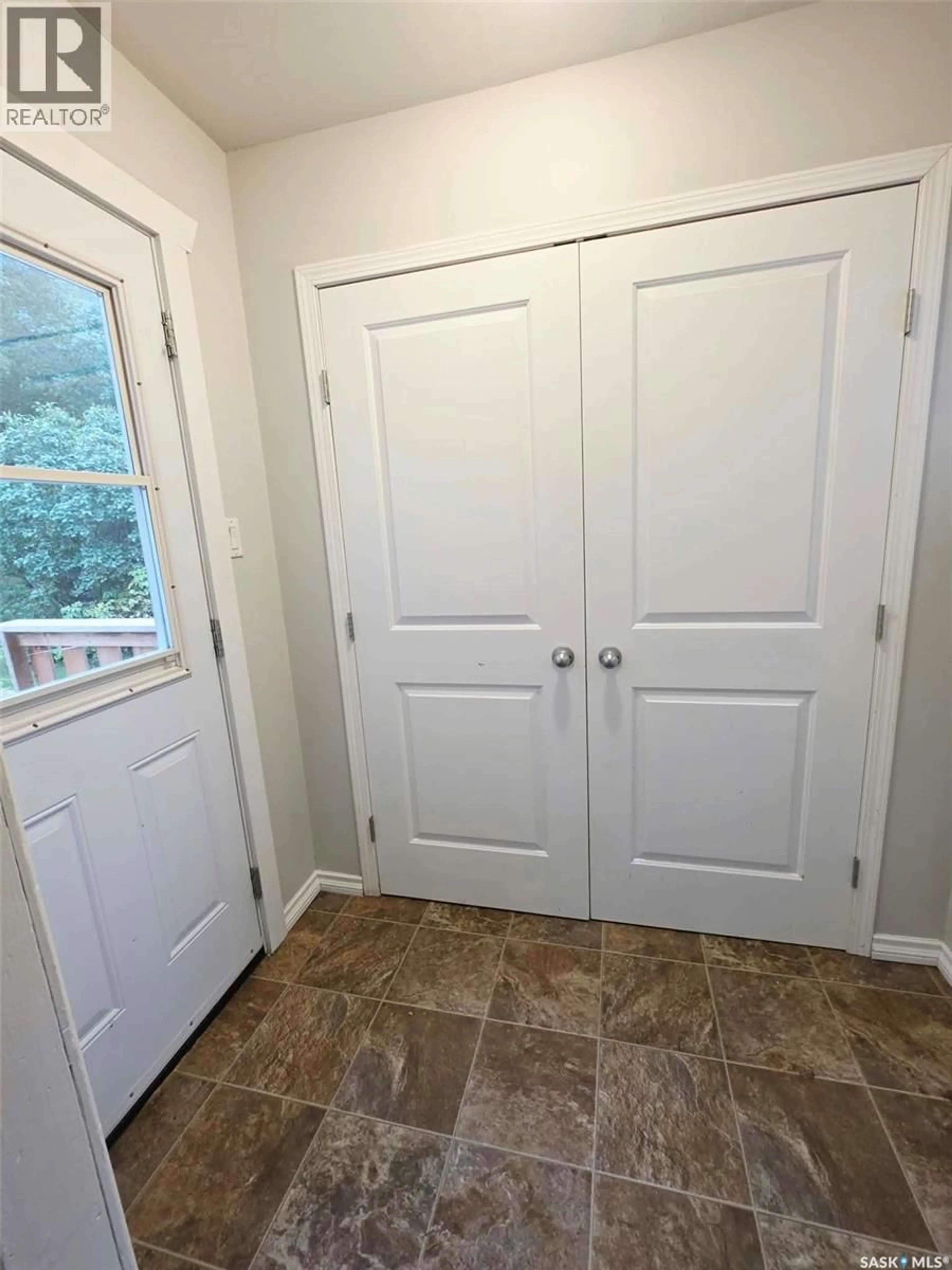 Indoor entryway for 310 PARKS STREET, Whitewood Saskatchewan S0G5C0