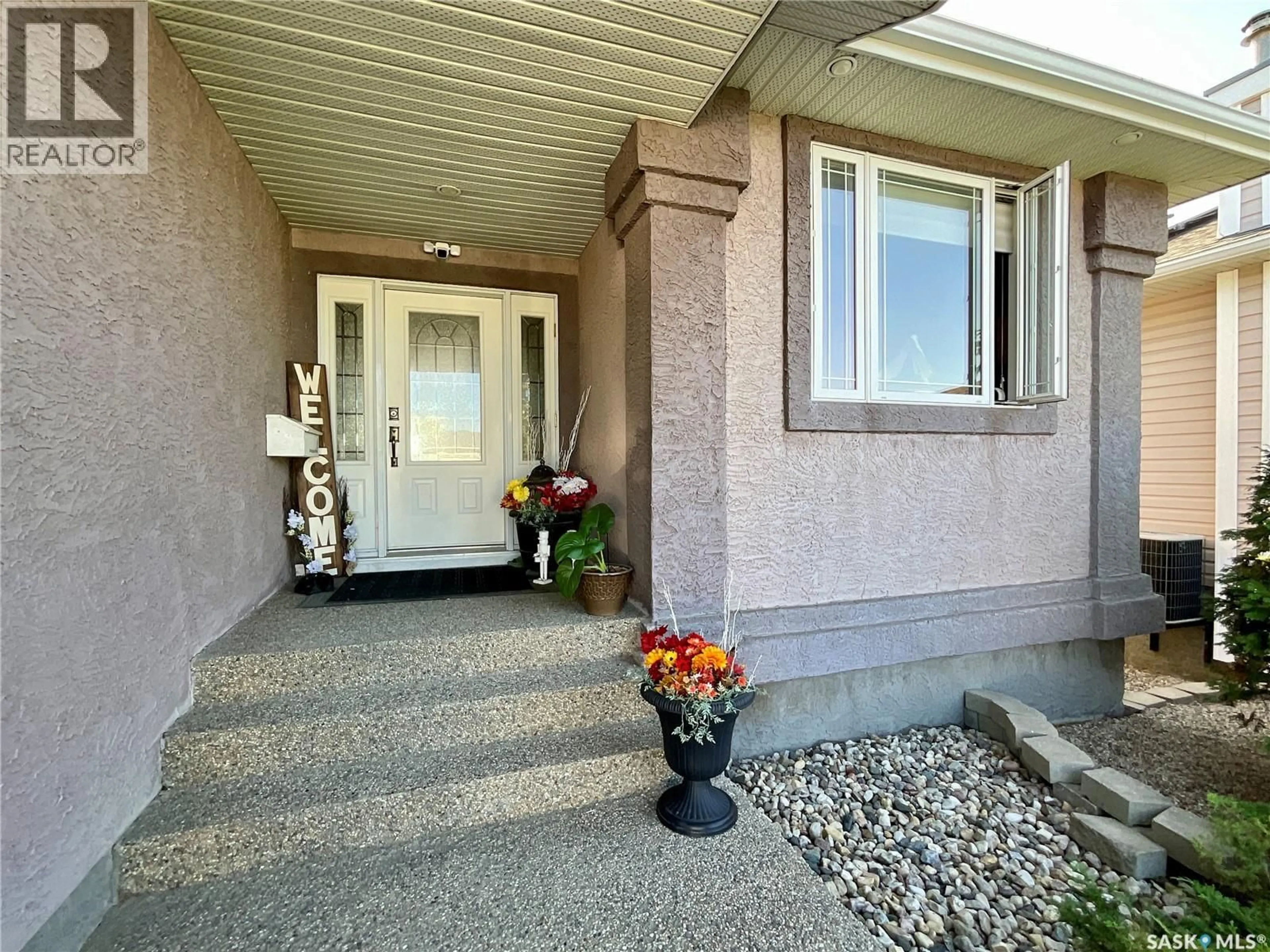 Indoor entryway for E - 3515 BISHOP CRESCENT, Regina Saskatchewan S4Z1A6