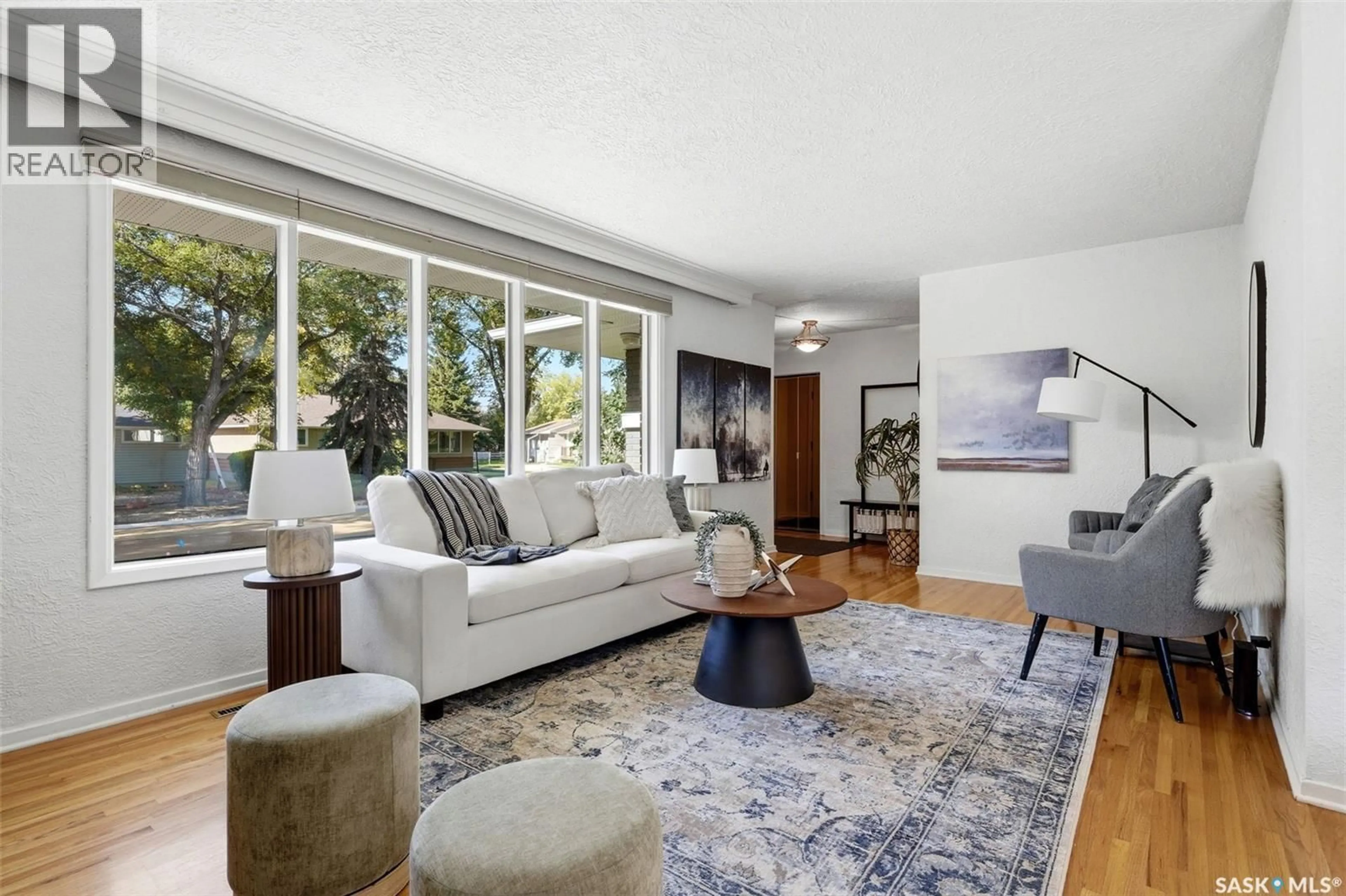 Living room with furniture, unknown for 11 DOLPHIN BAY, Regina Saskatchewan S4S3J7