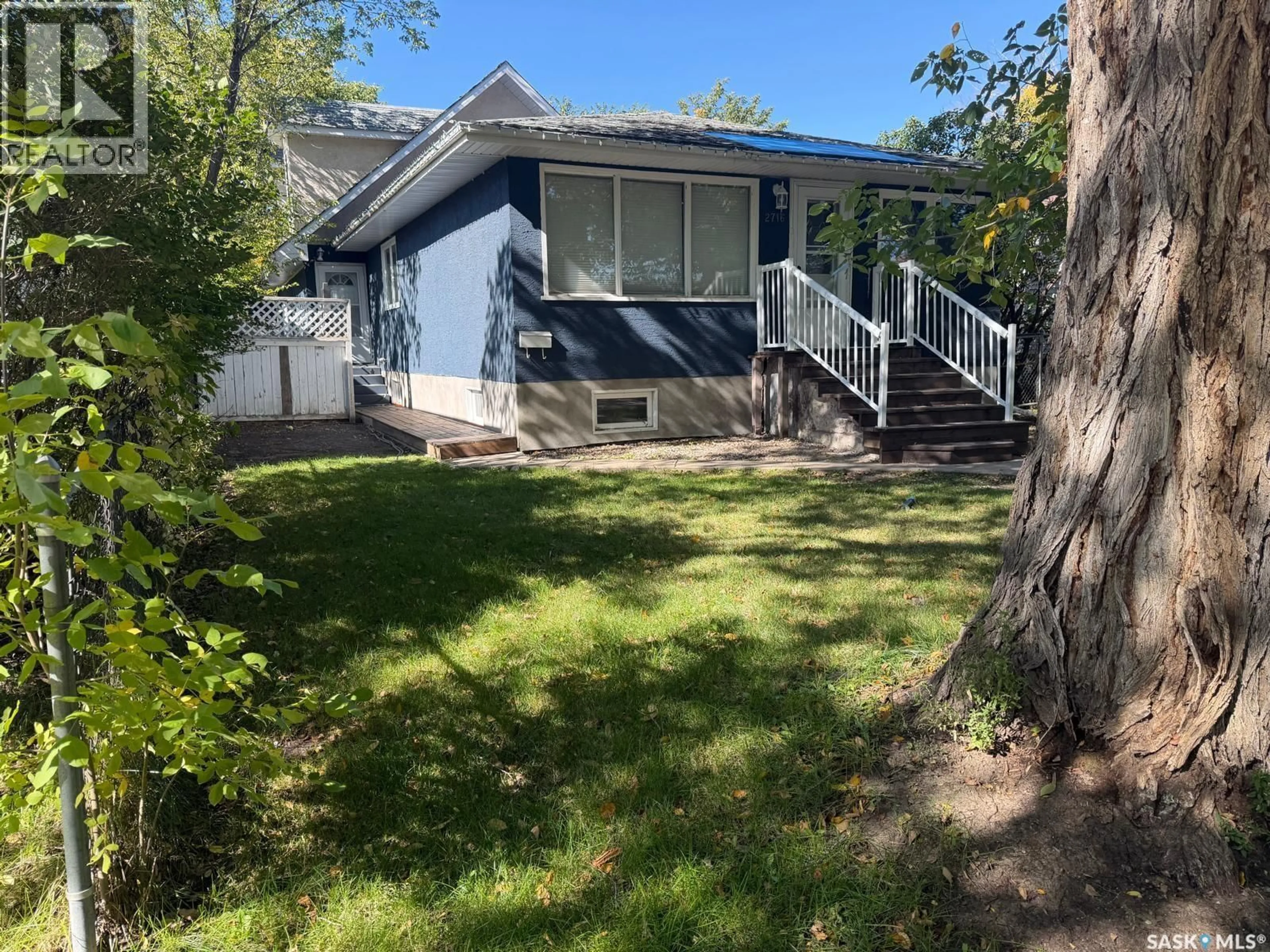 A pic from outside/outdoor area/front of a property/back of a property/a pic from drone, street for 2716 MCDONALD STREET, Regina Saskatchewan S4N2Z8