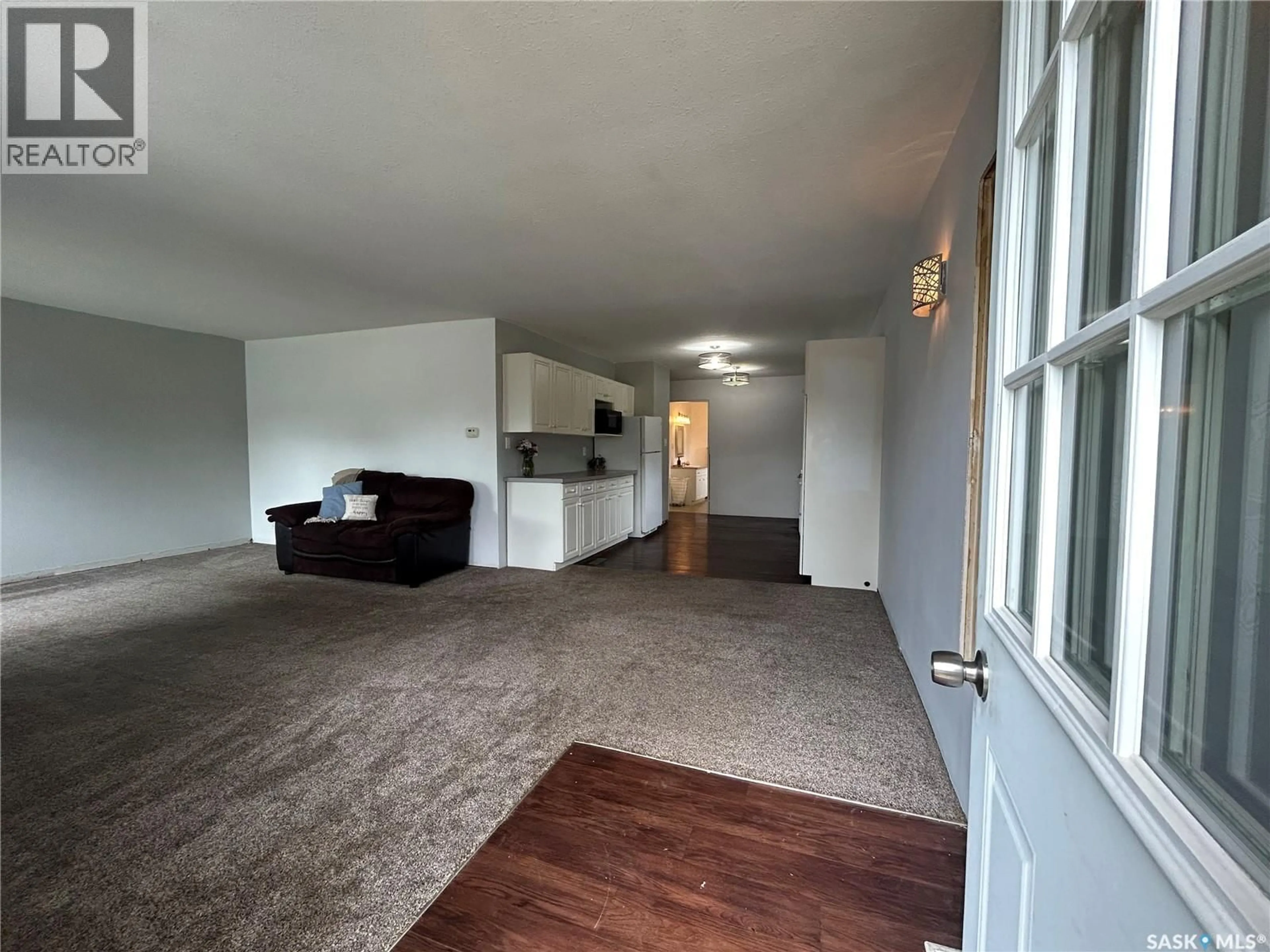 A pic of a room for 806 5TH AVENUE, Moose Jaw Saskatchewan S6H5W3