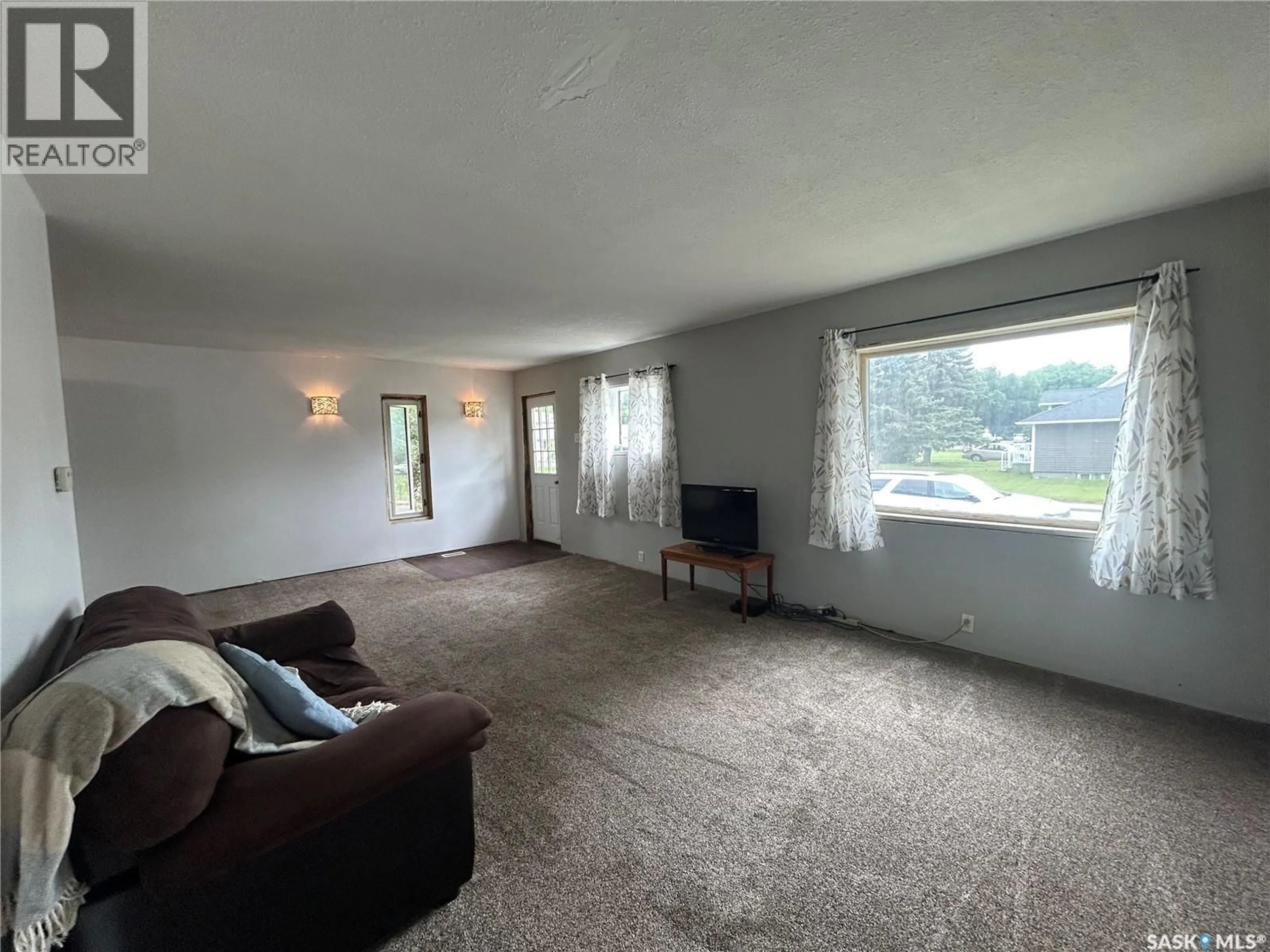 A pic of a room for 806 5TH AVENUE, Moose Jaw Saskatchewan S6H5W3