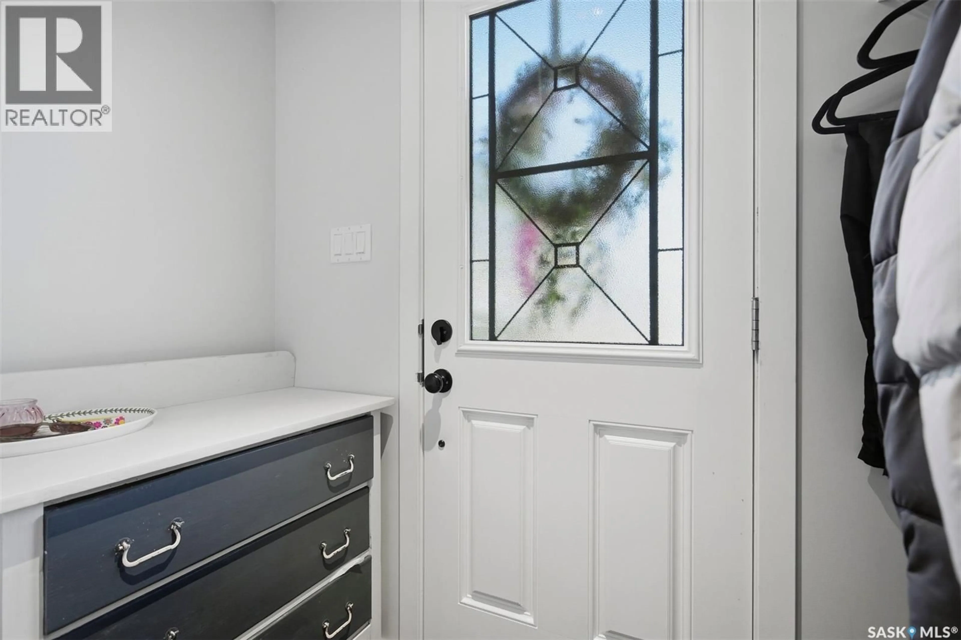 Indoor entryway for 1109 OXFORD STREET, Saskatoon Saskatchewan S7K0Y5