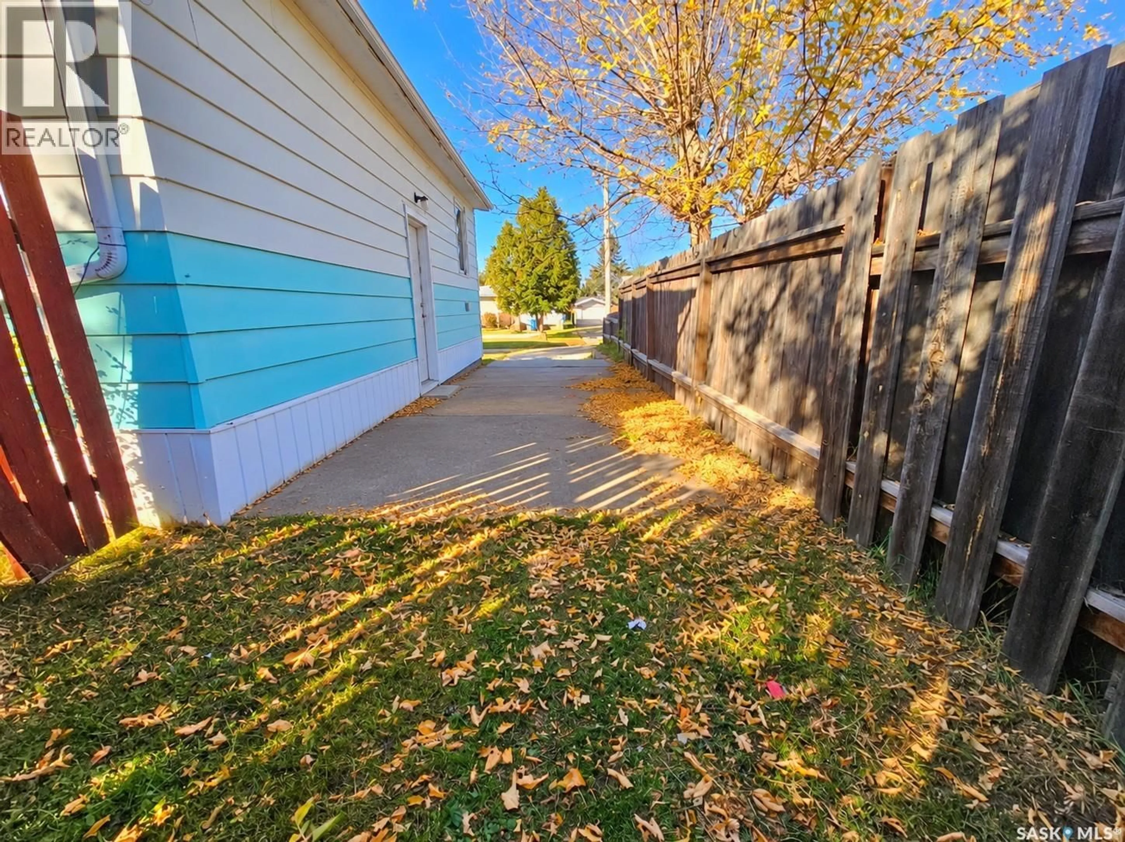 Unknown for 572 103RD STREET, North Battleford Saskatchewan S9A1J7