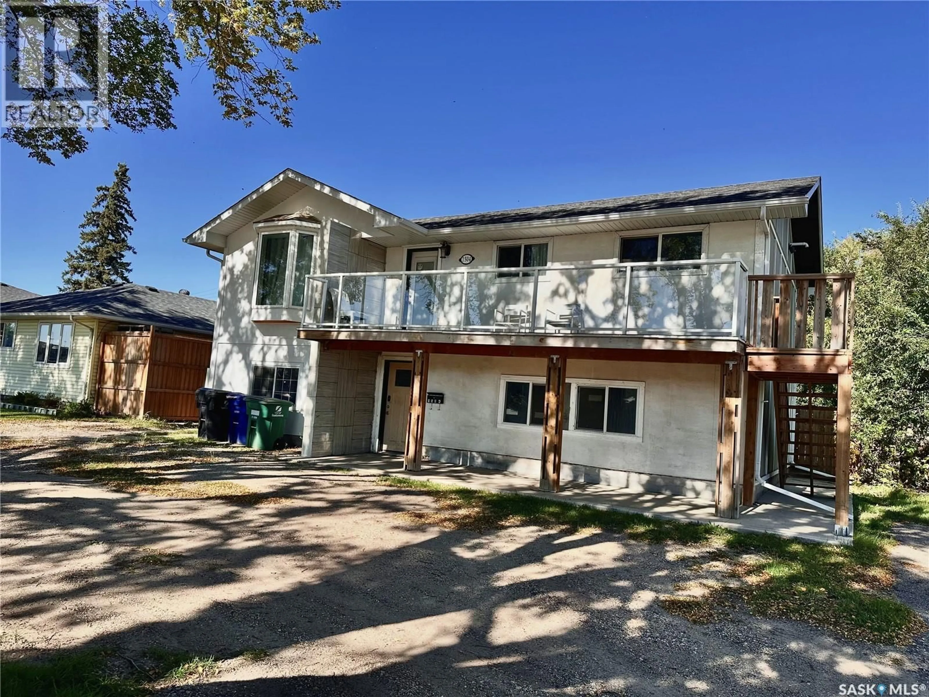 A pic from outside/outdoor area/front of a property/back of a property/a pic from drone, street for 1504 33RD STREET, Saskatoon Saskatchewan S7L0X2